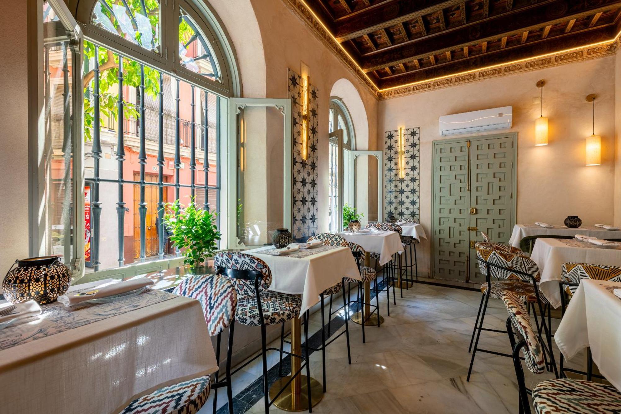Arco De La Seda - Boutique
