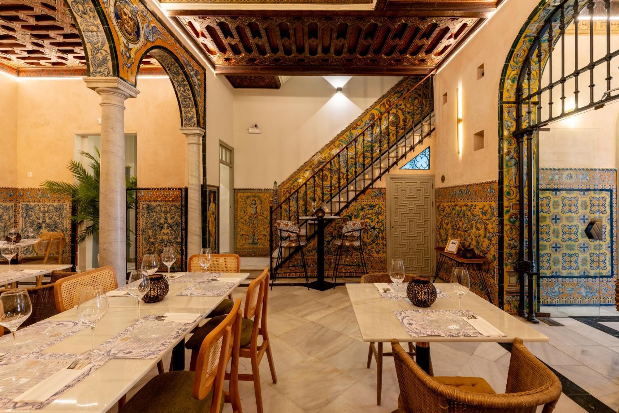 Arco De La Seda - Boutique