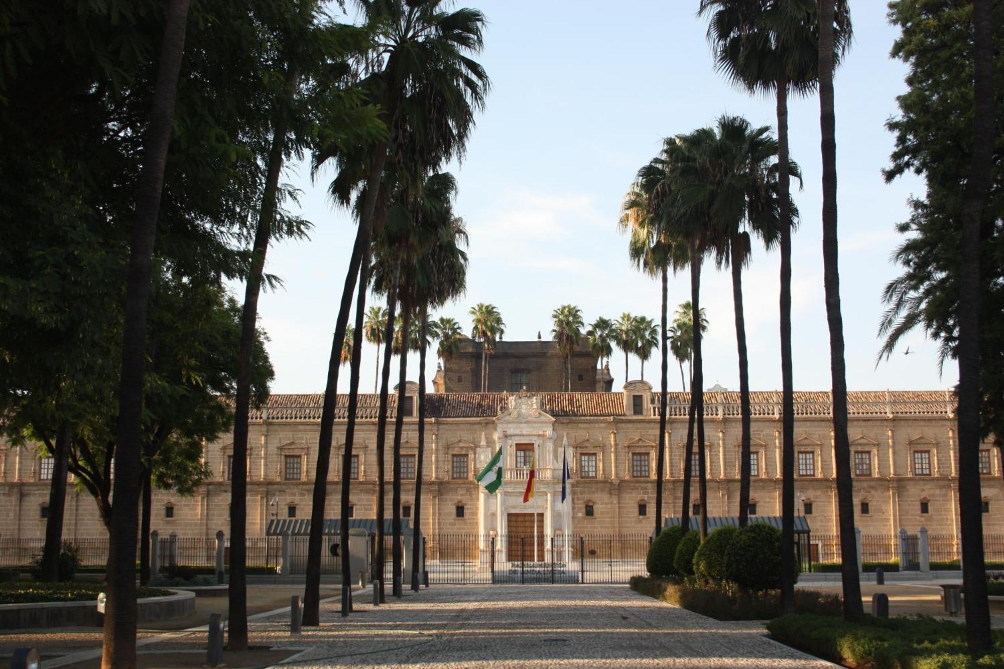 San Luis Downtown & Pool