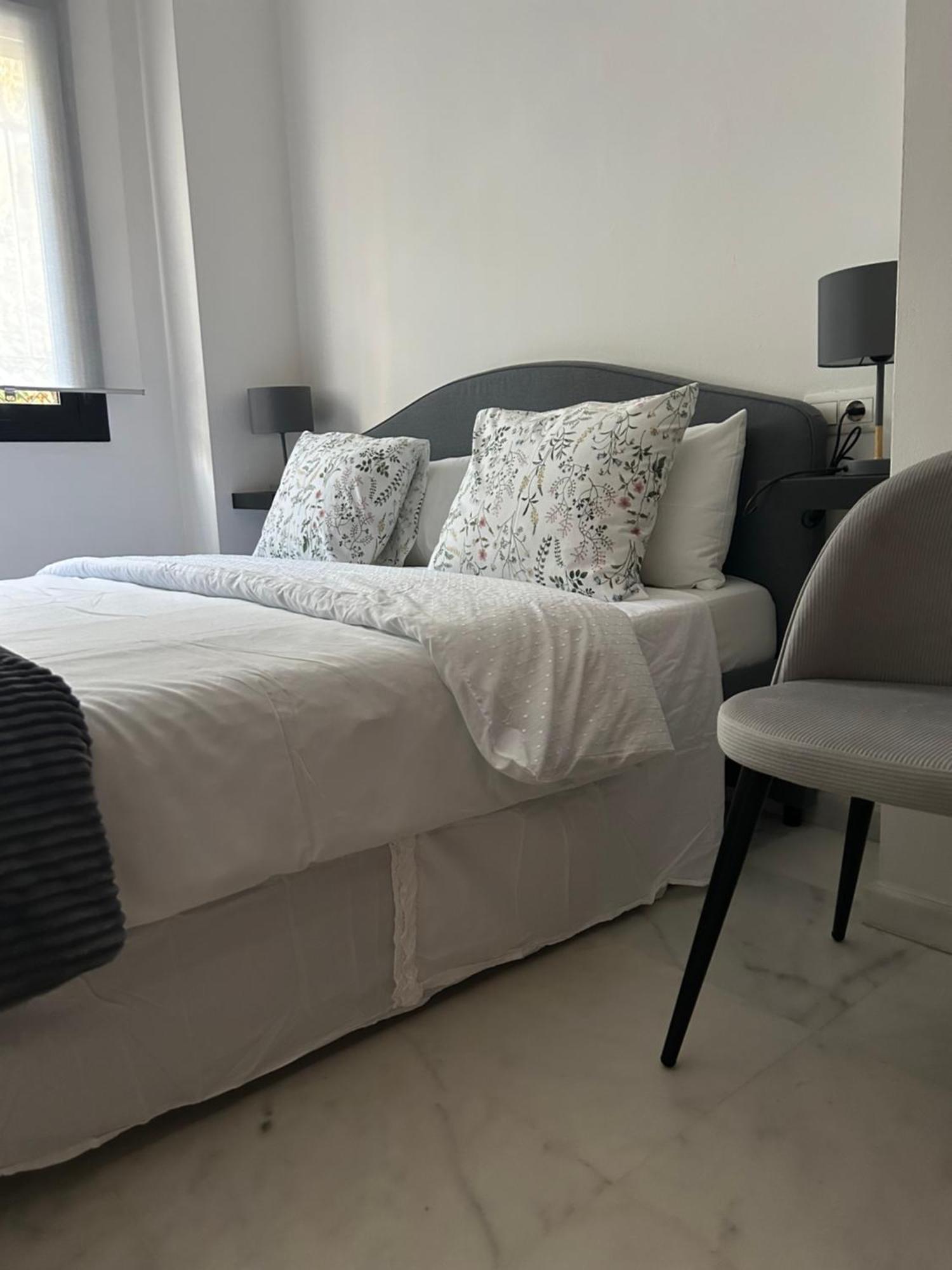 Proximo Al Centro De 2 Con Piscina. Apartment *