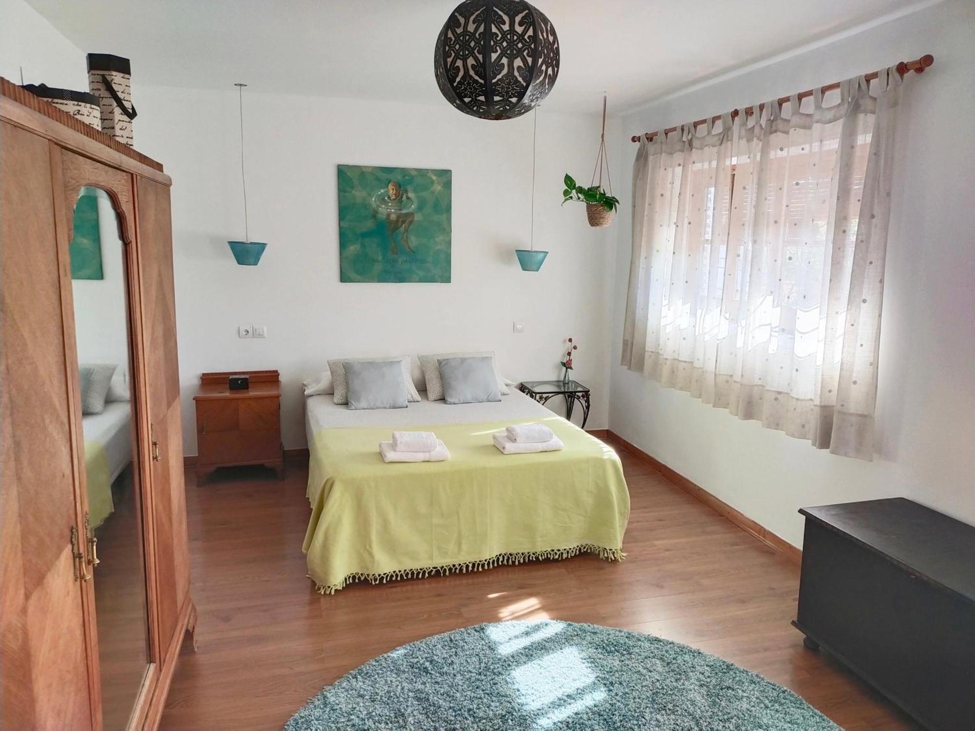 Preciosa Casa Grande Con Patio En 8pax Holiday home Seville