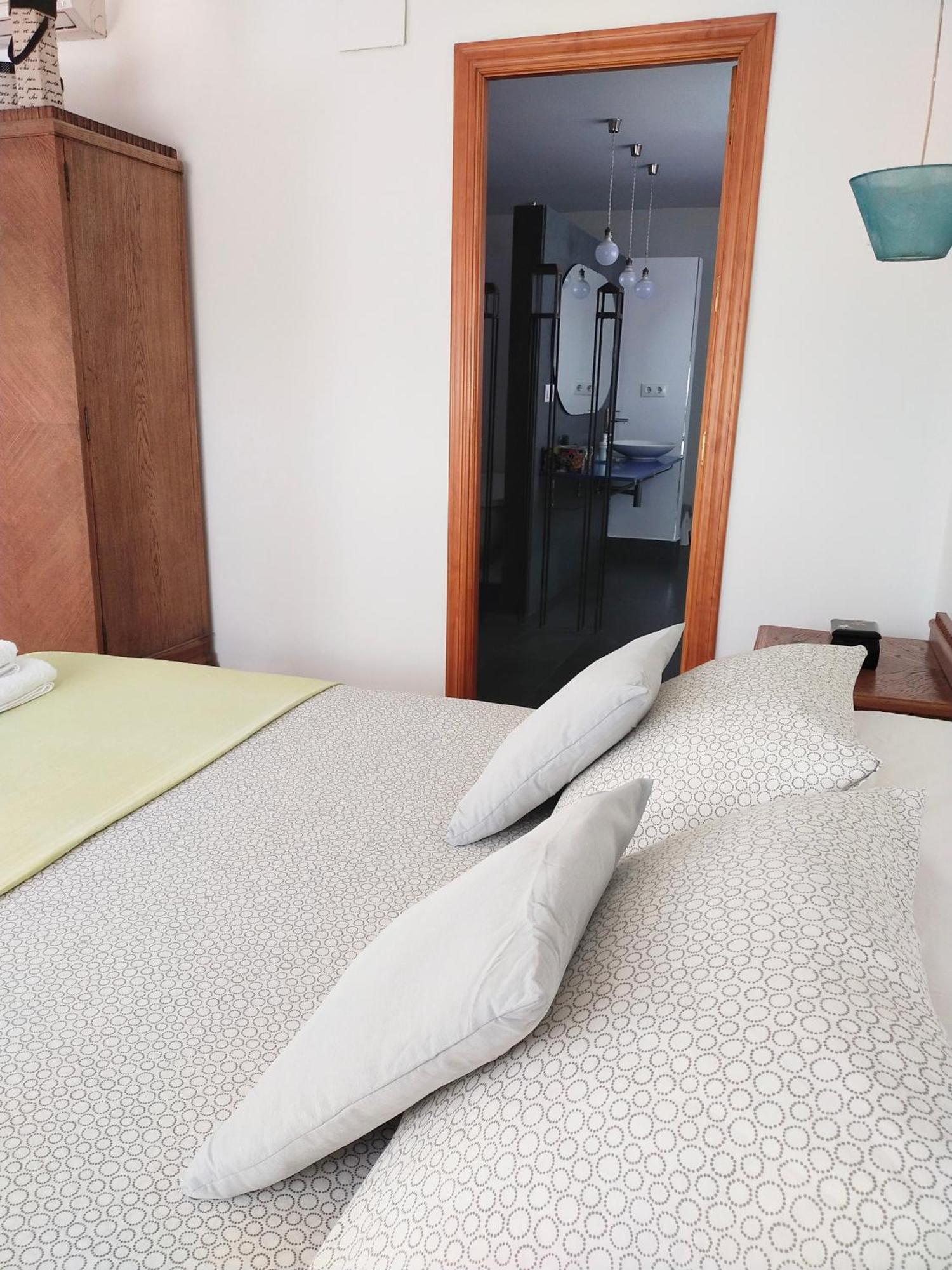 Preciosa Casa Grande Con Patio En 8pax Seville