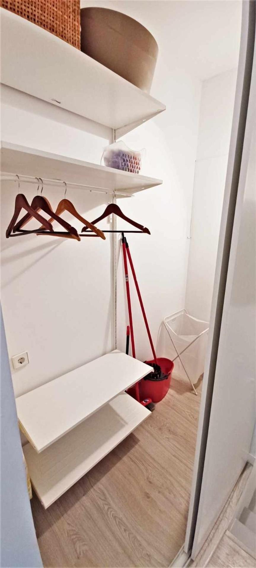 Apartamento Atico De Arte Banado En Sol *