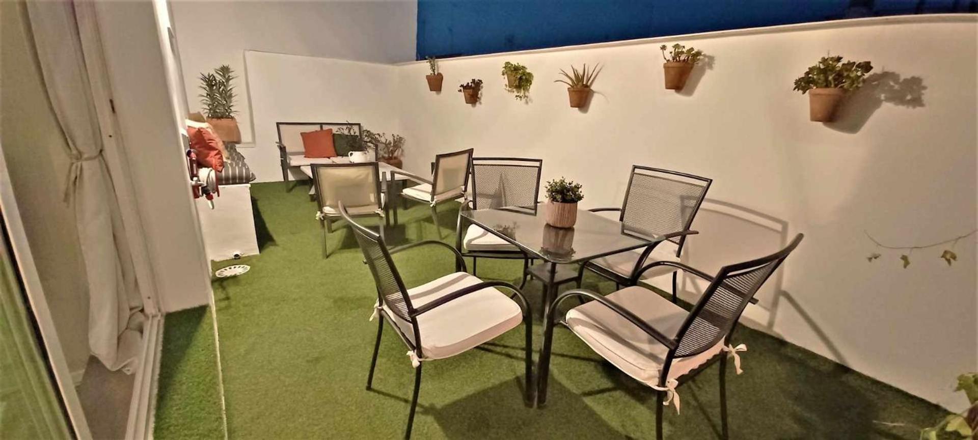 Apartamento Atico De Arte Banado En Sol Sevilla