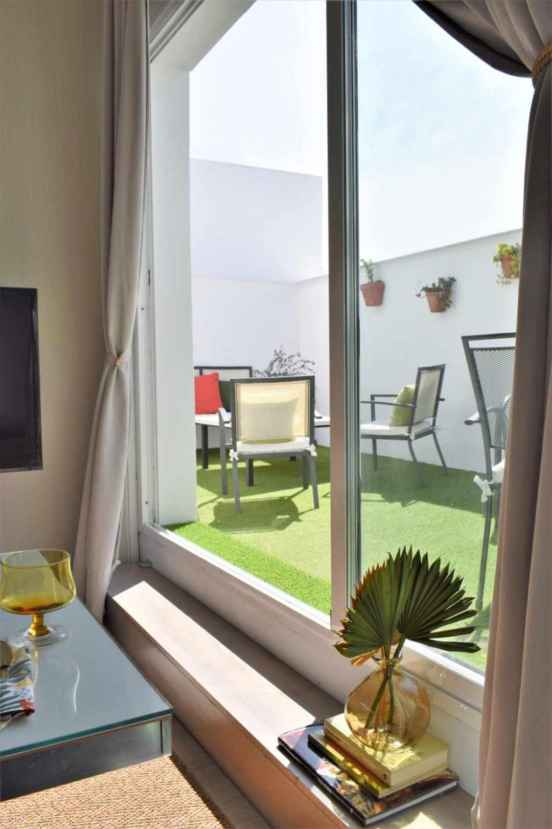 Atico De Arte Banado En Sol Apartamento Sevilla