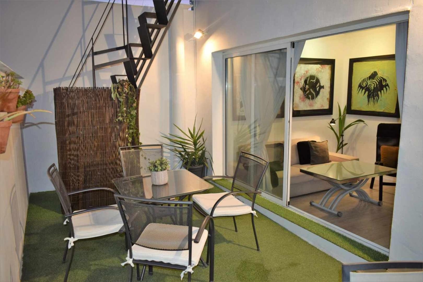 Apartamento Atico De Arte Banado En Sol Sevilla