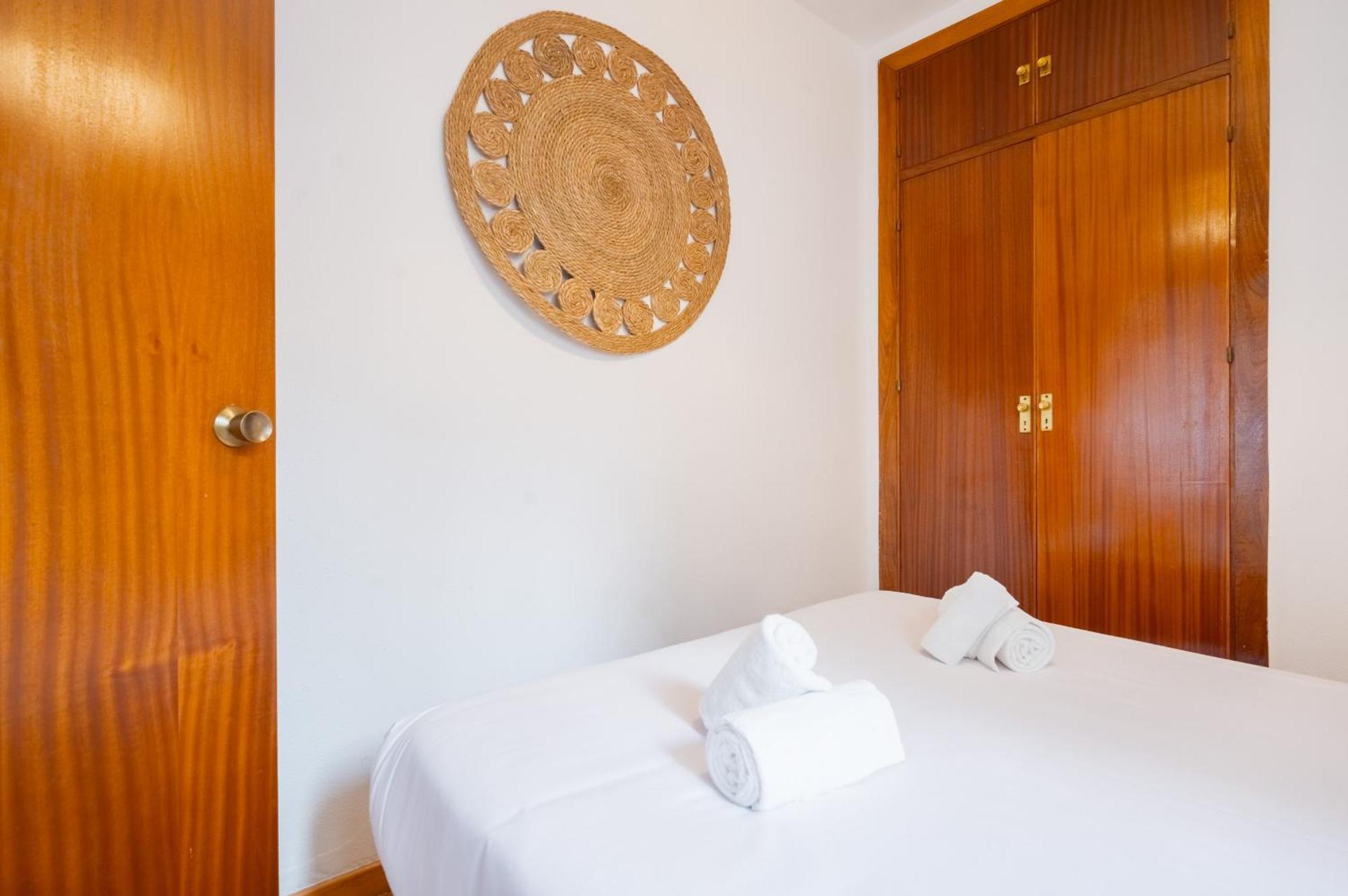 Bright Apt. Puerta Osario 3 Bedrooms 2 Bathrooms Sevilla