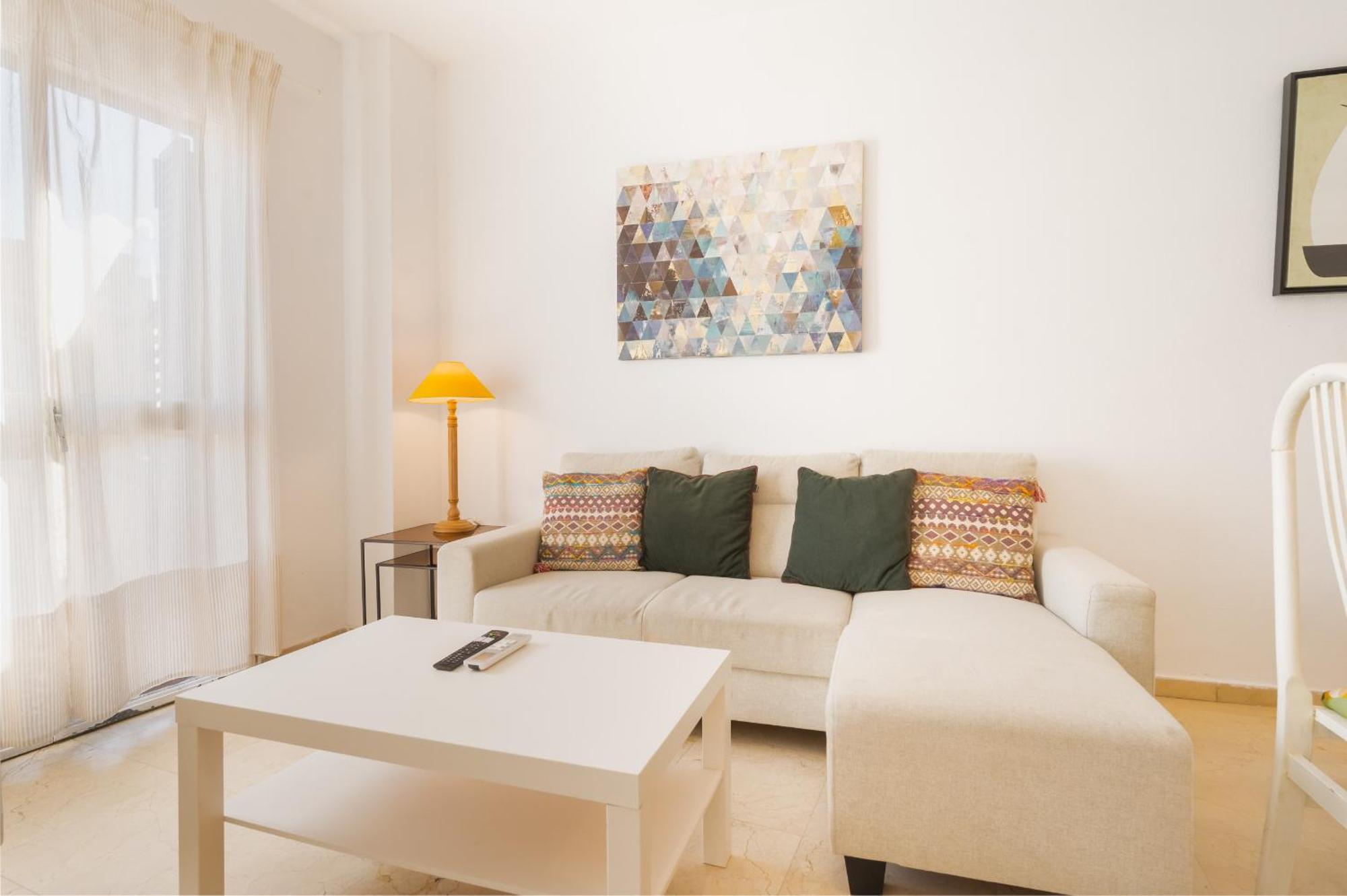 Bright Apt. Puerta Osario 3 Bedrooms 2 Bathrooms * Sevilla