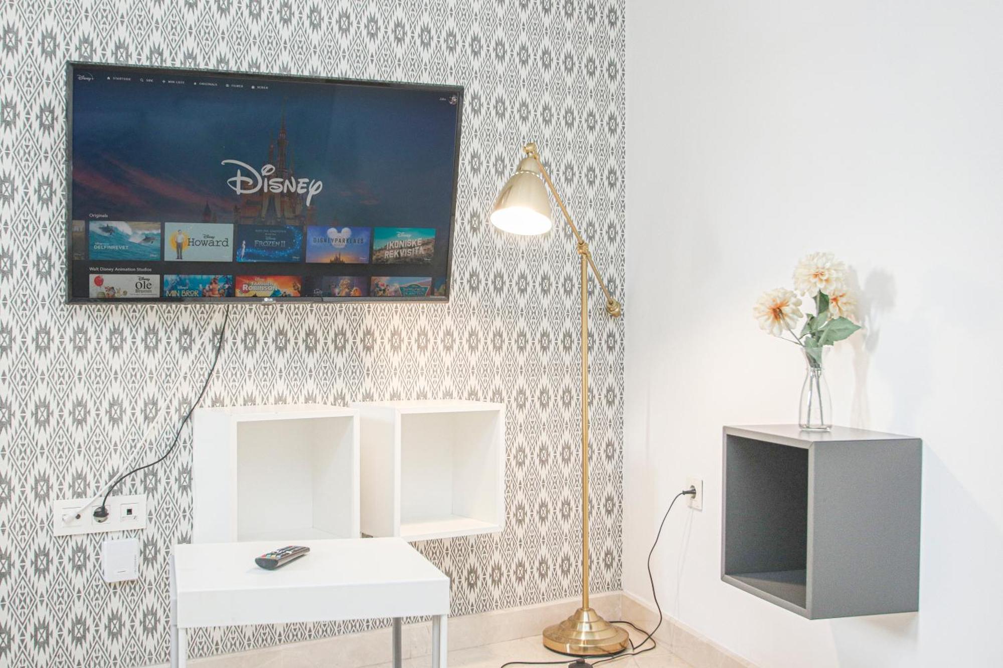 Charming In The Center - 10m Walk Isla Magica Apartment