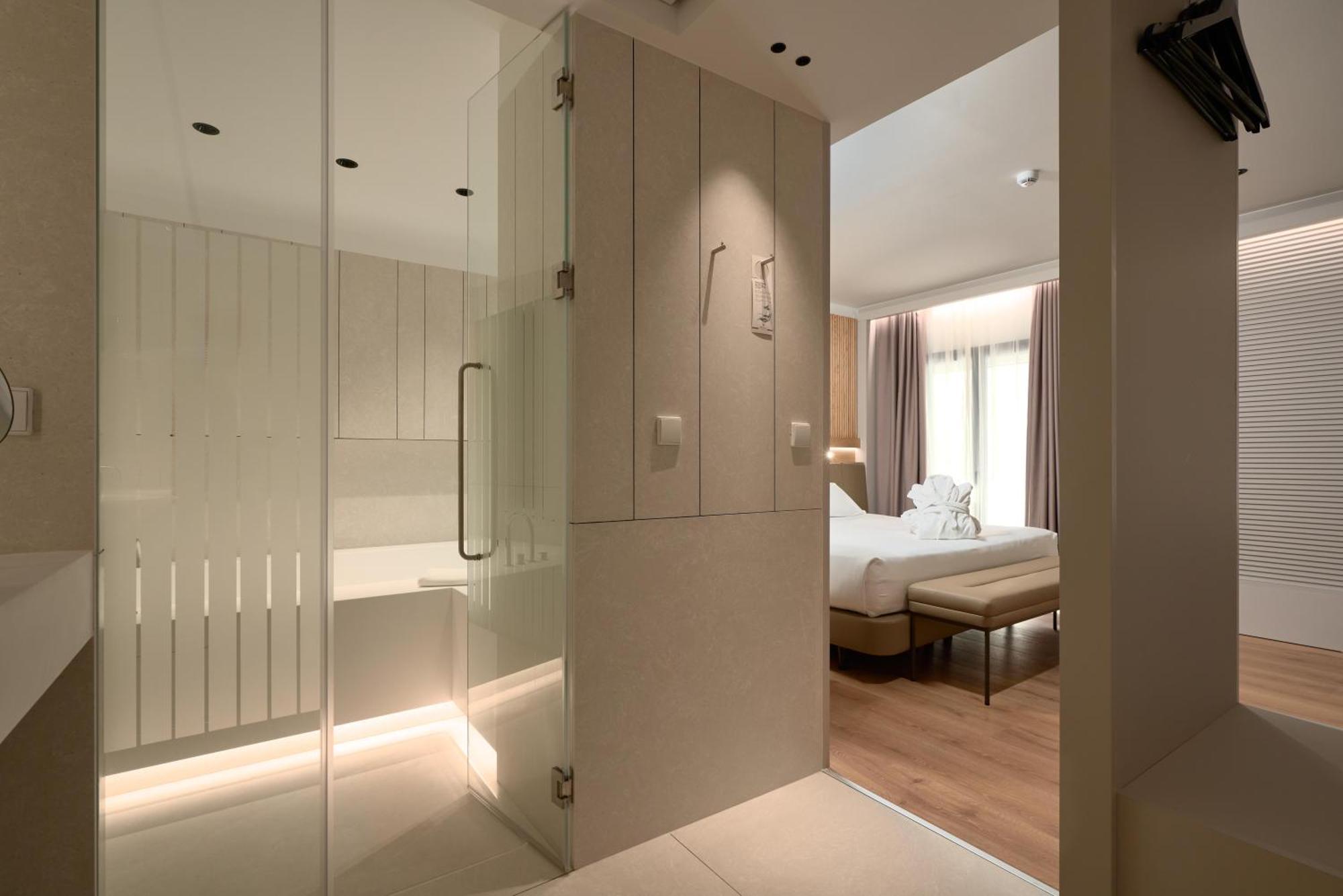 Bécquer Hotel 4*