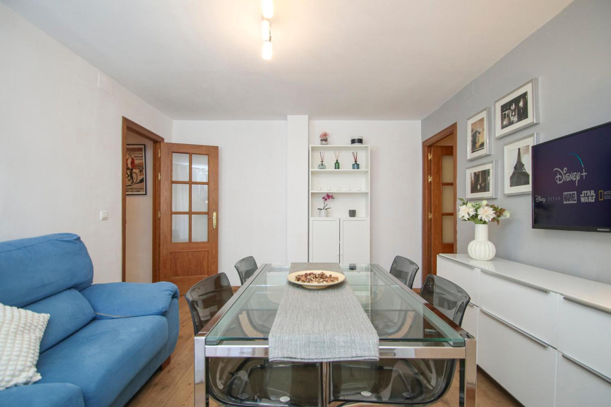 Spacious 2 Bedroom In The Heart Of Triana