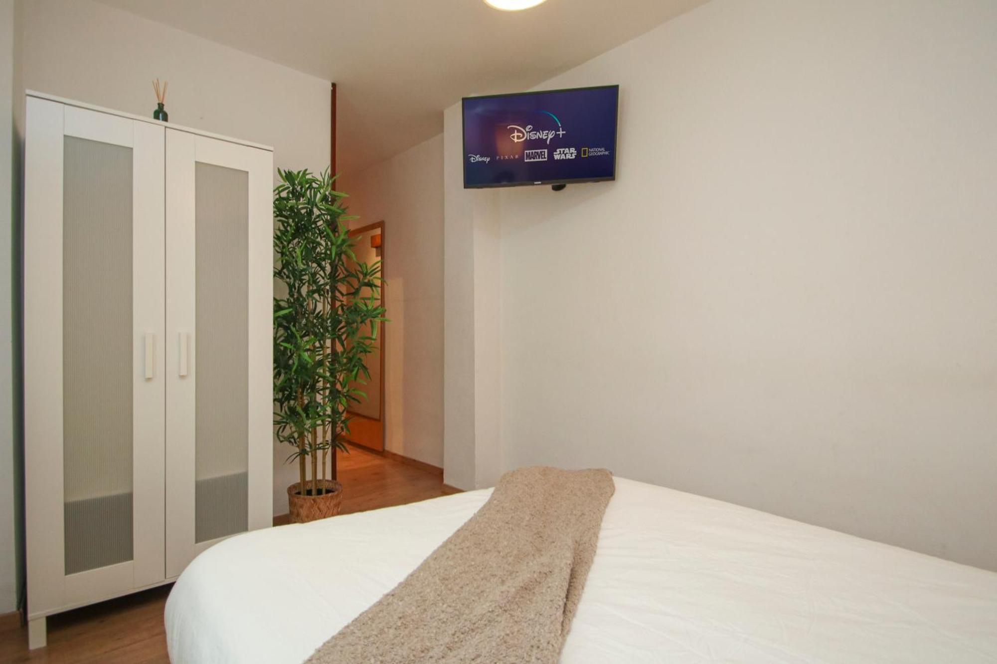 Spacious 2 Bedroom In The Heart Of Triana