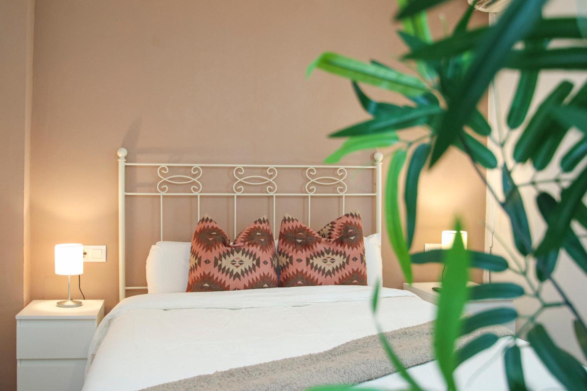 Spacious 2 Bedroom In The Heart Of Triana Apartment Seville