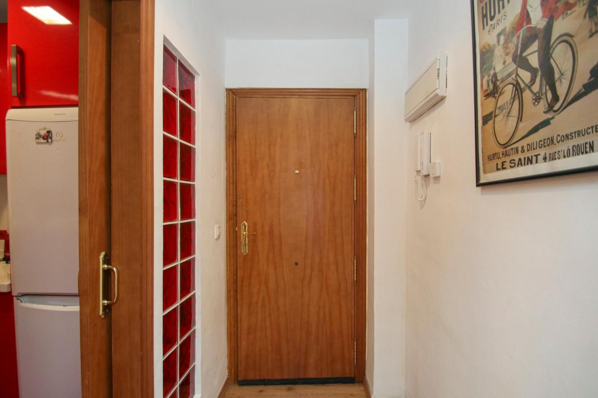 Spacious 2 Bedroom In The Heart Of Triana Apartment