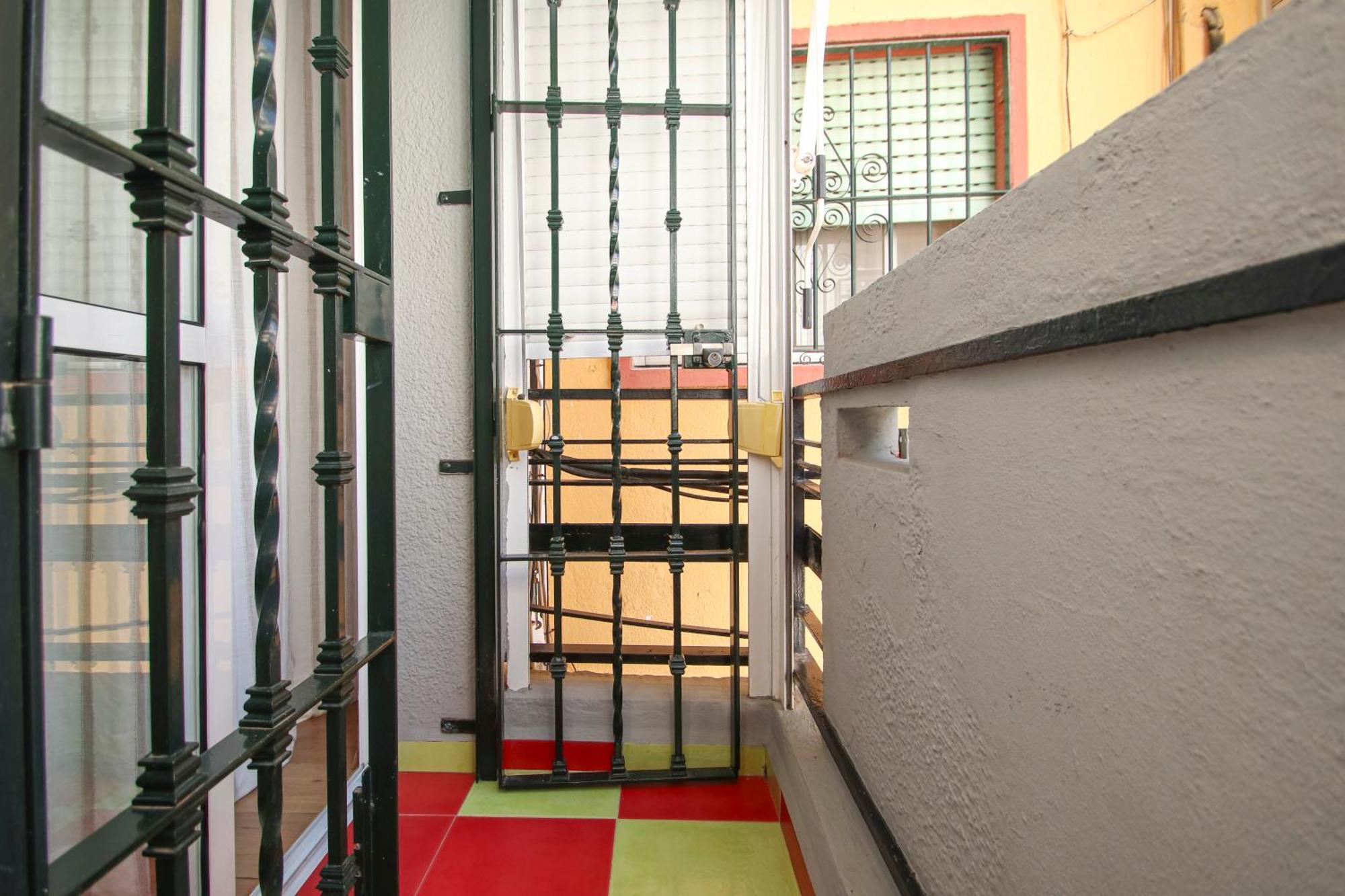 Spacious 2 Bedroom In The Heart Of Triana Apartment Seville