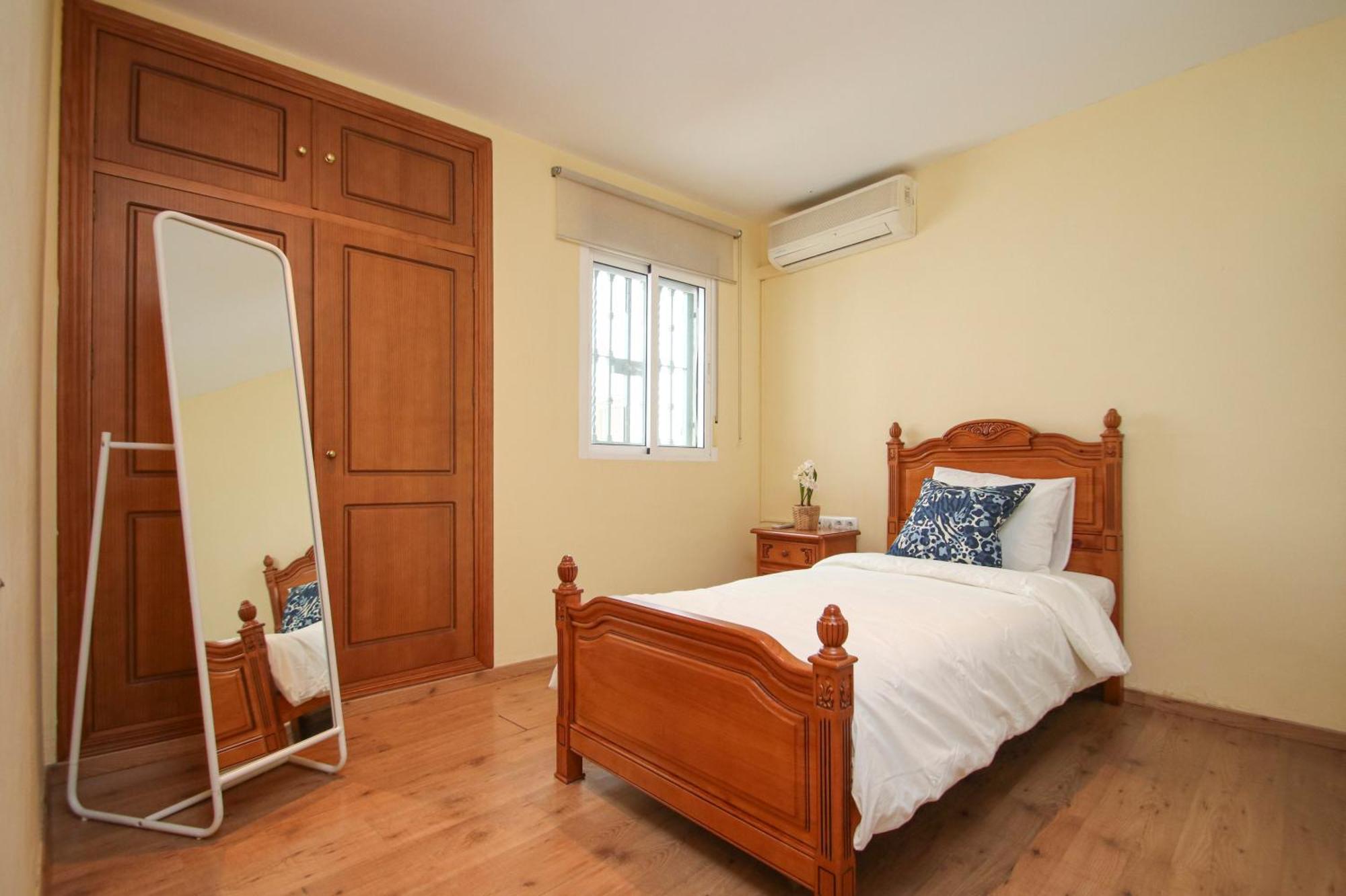Spacious 2 Bedroom In The Heart Of Triana *