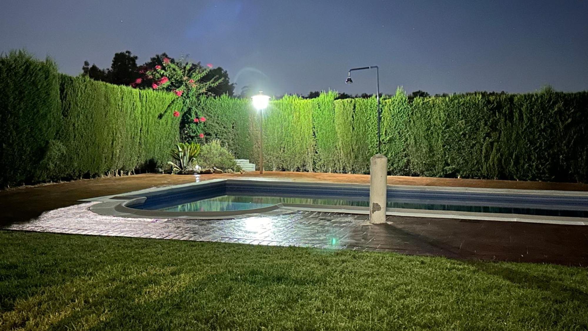 Habitación en casa particular Chalet Californiano Con Piscina Sevilla