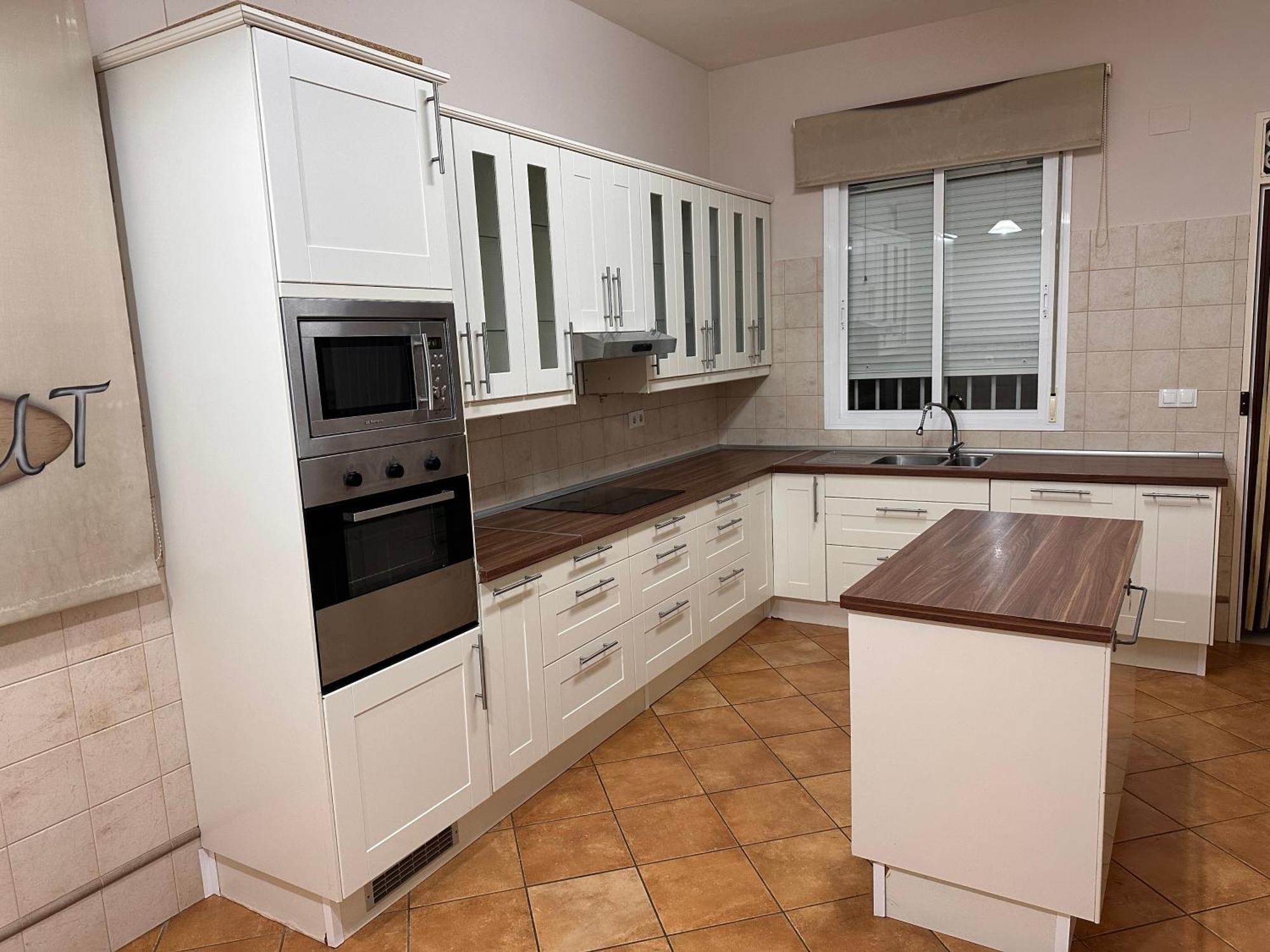 Chalet Californiano Con Piscina * Sevilla