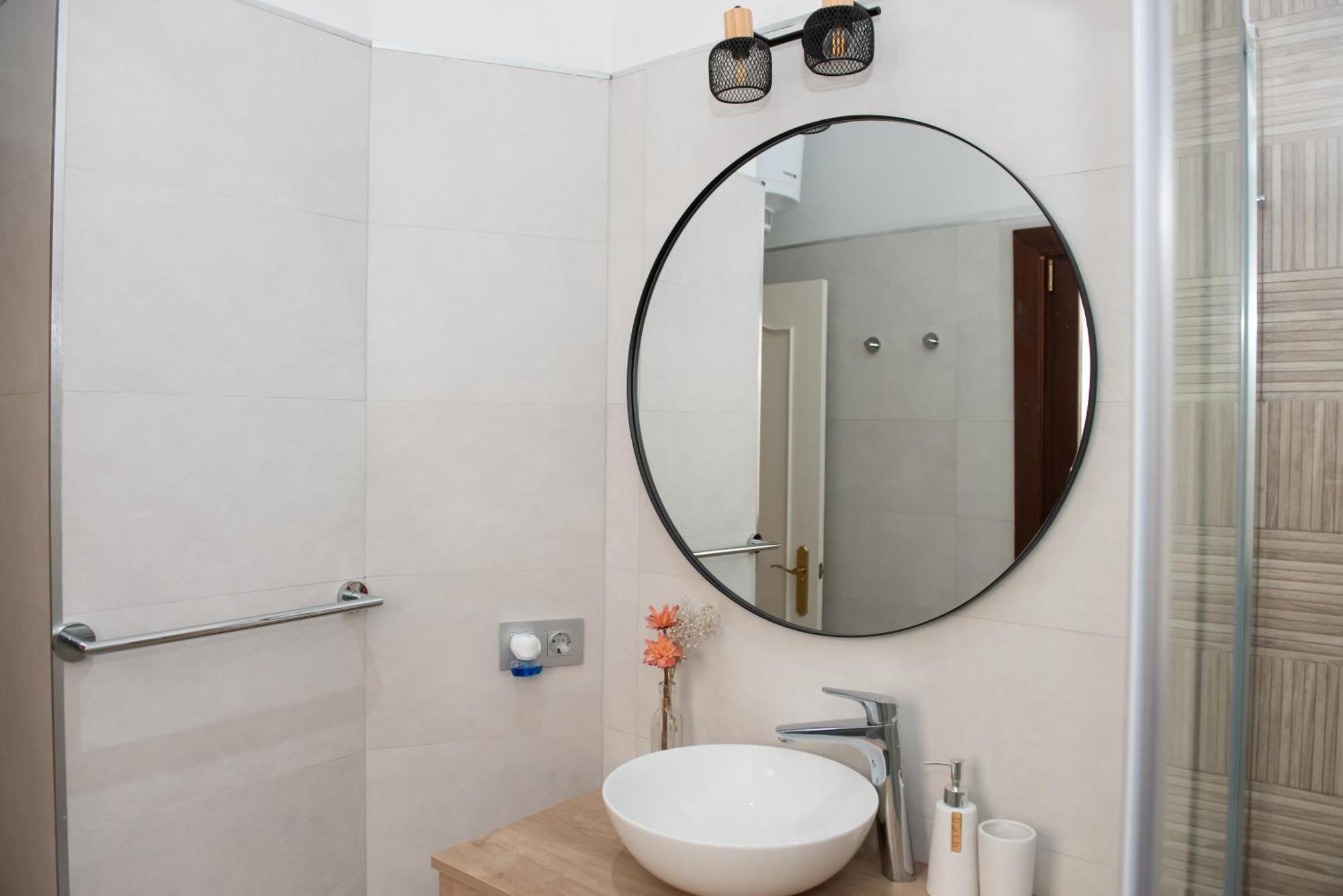 Apartamento Charming & Quiet In Plaza Del Salvador *