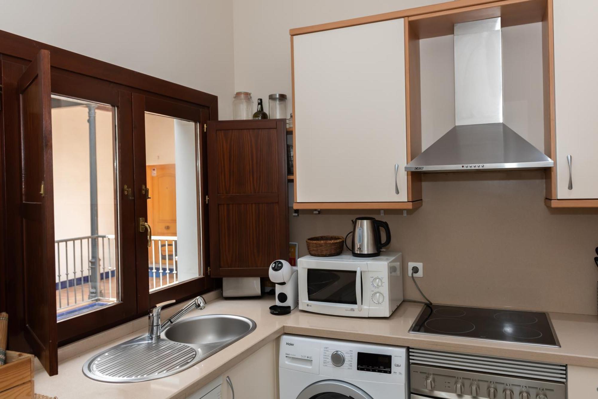 Charming & Quiet In Plaza Del Salvador Apartamento