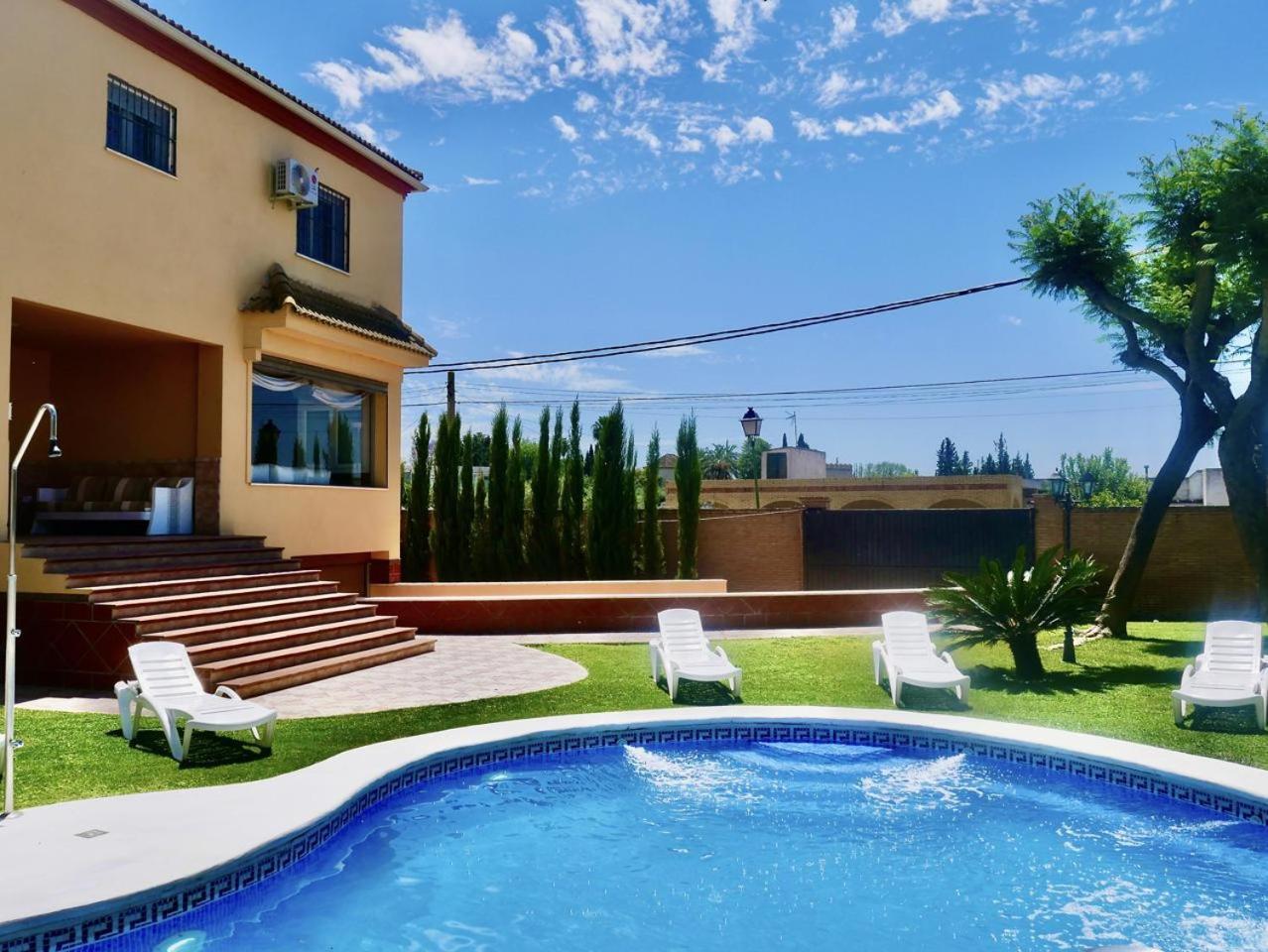 Villa Private Pool! Your Oasis In Sevilla! Bbq!