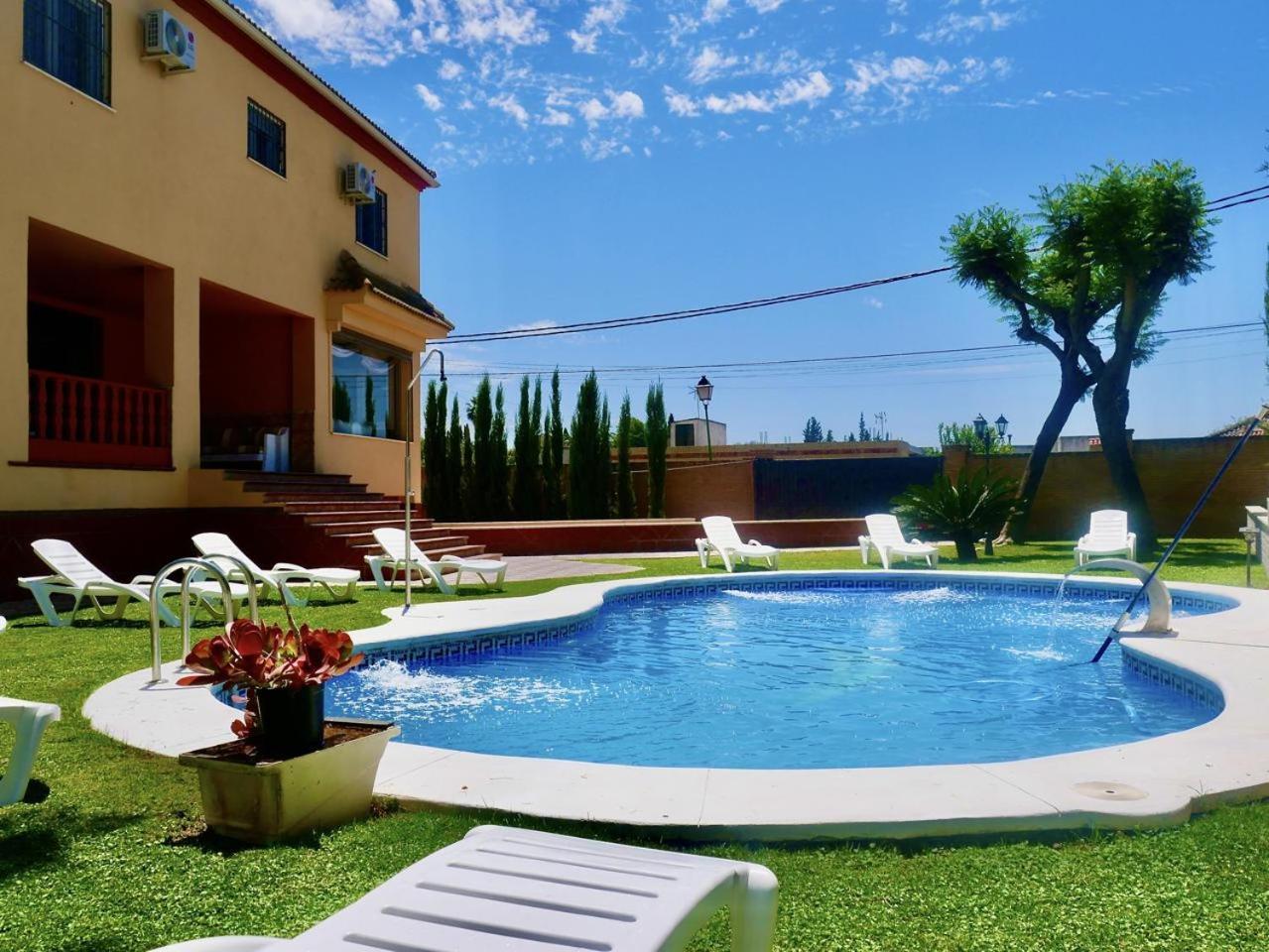Villa Private Pool! Your Oasis In Sevilla! Bbq!