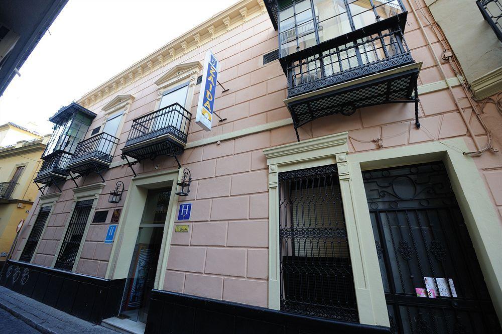 Zaida Hotel *