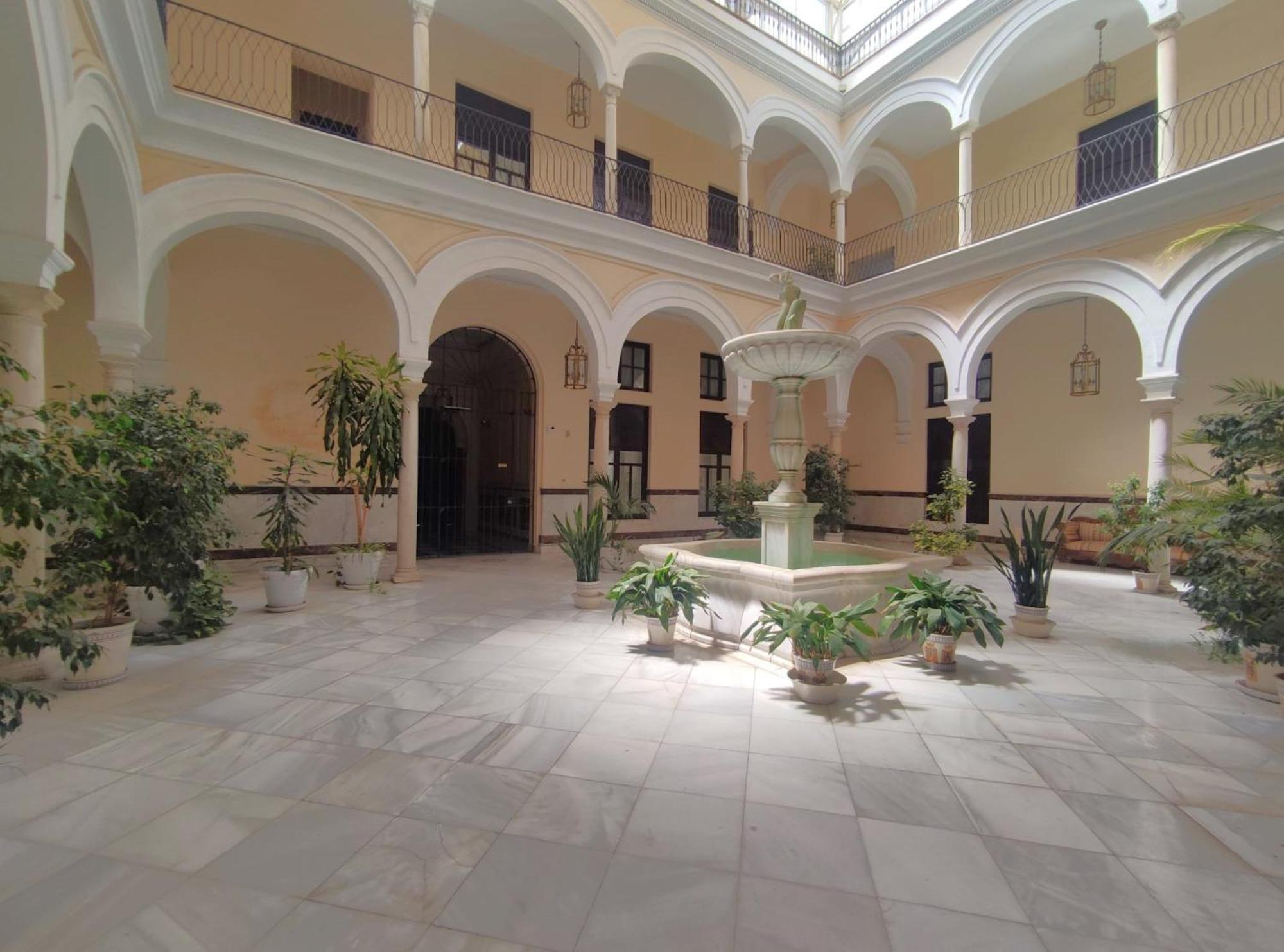 Palacio De Marqueses De Monsalud *