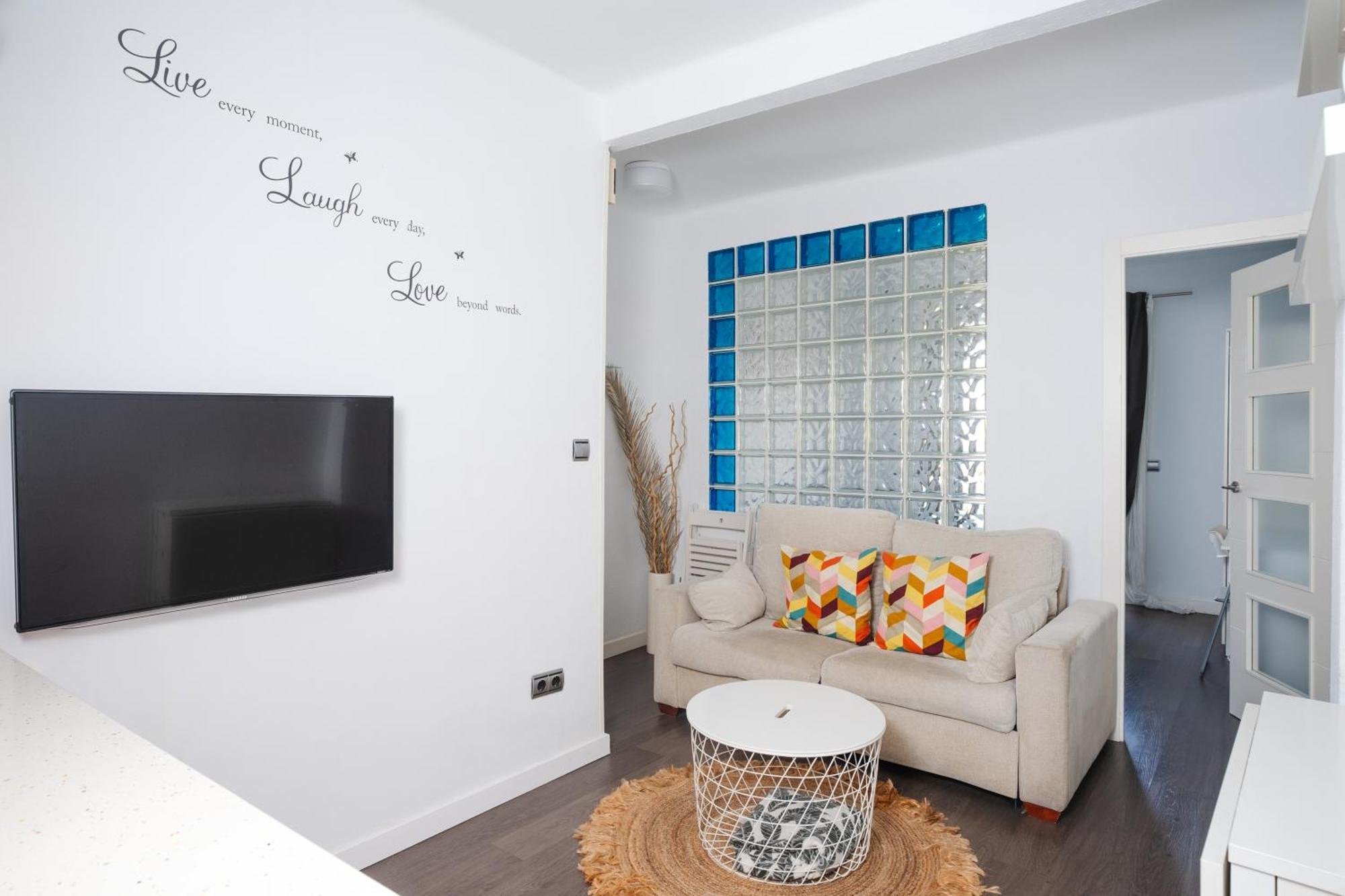 Acogedor Piso Con Balcon
