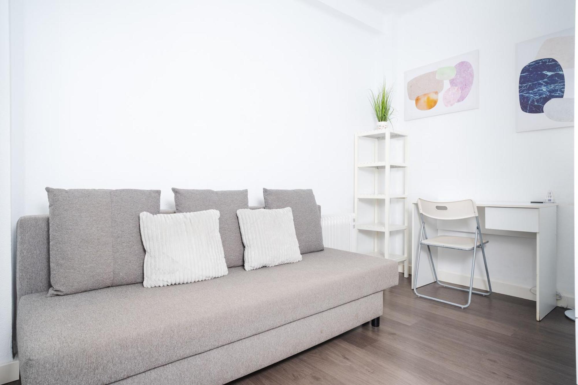 Acogedor Piso Con Balcon * Sevilla