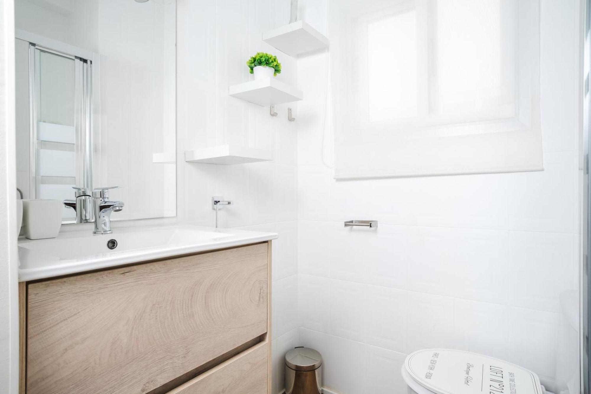 Acogedor Piso Con Balcon * Sevilla