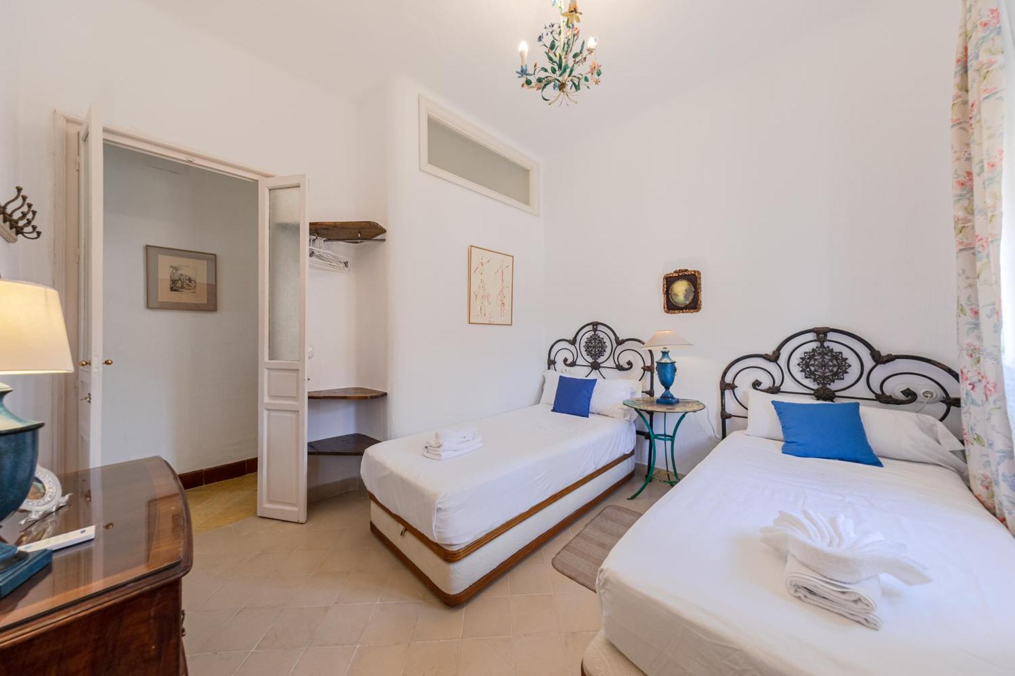 Apartamento Plaza De Dona Elvira Alcazar