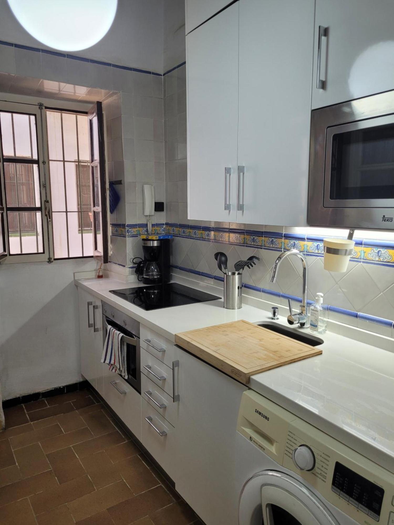 Apartment Triana Castilla Rio In Unique Building