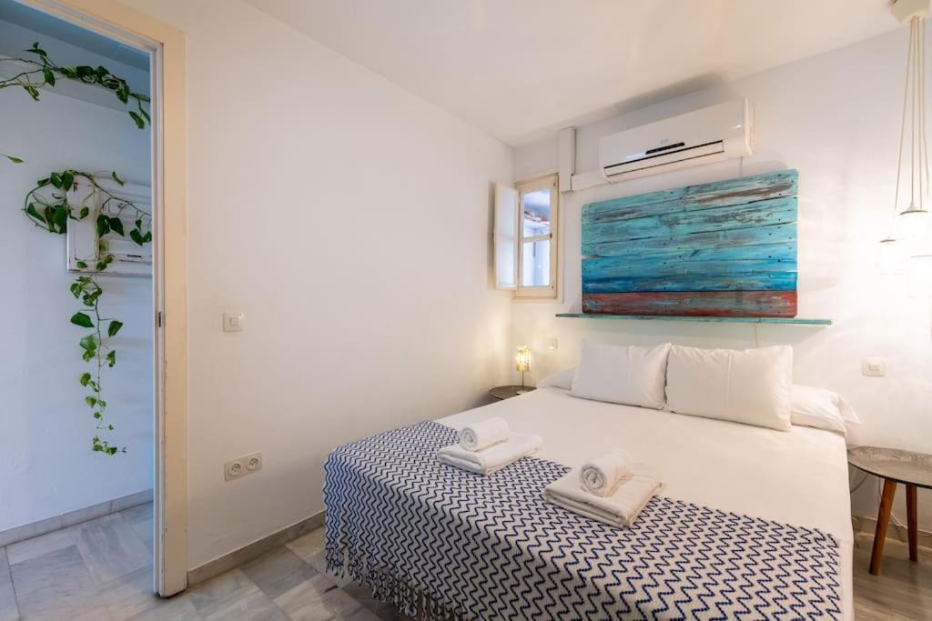 Apartamento Atico Con Vistas A La Torre Del Oro Y Catedral By Thegoodtourist
