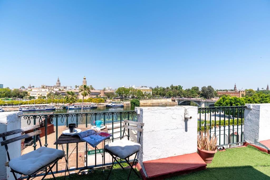Apartamento Atico Con Vistas A La Torre Del Oro Y Catedral By Thegoodtourist