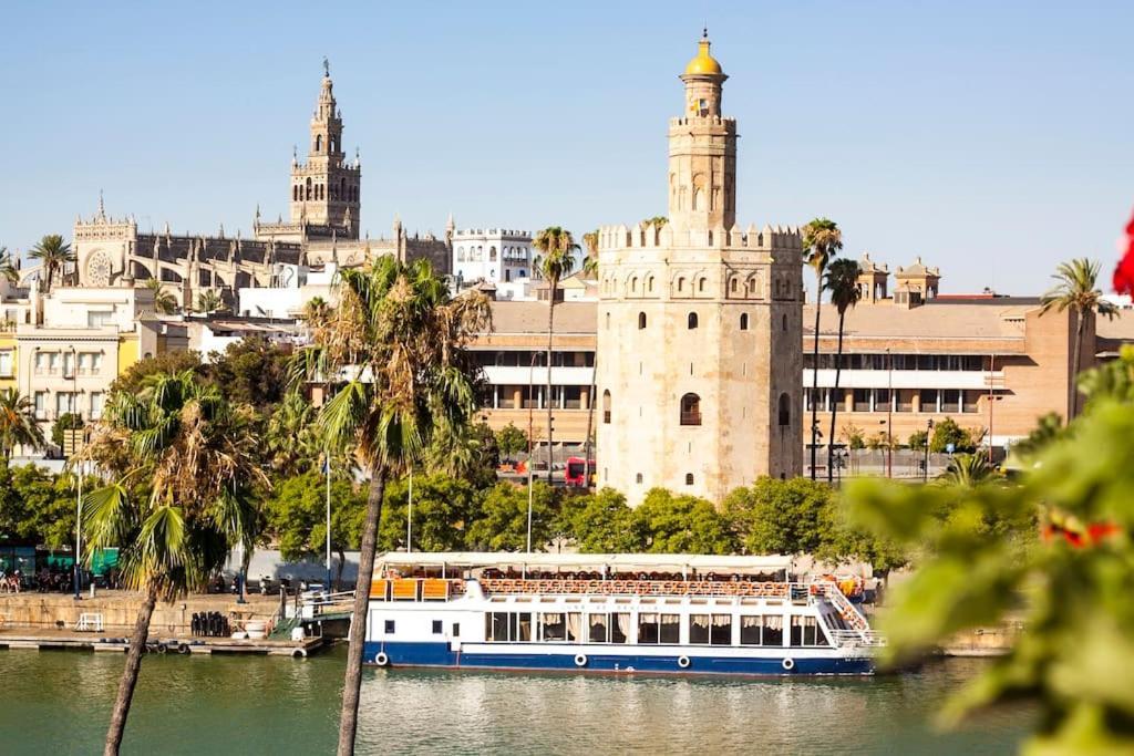 Atico Con Vistas A La Torre Del Oro Y Catedral By Thegoodtourist * Sevilla