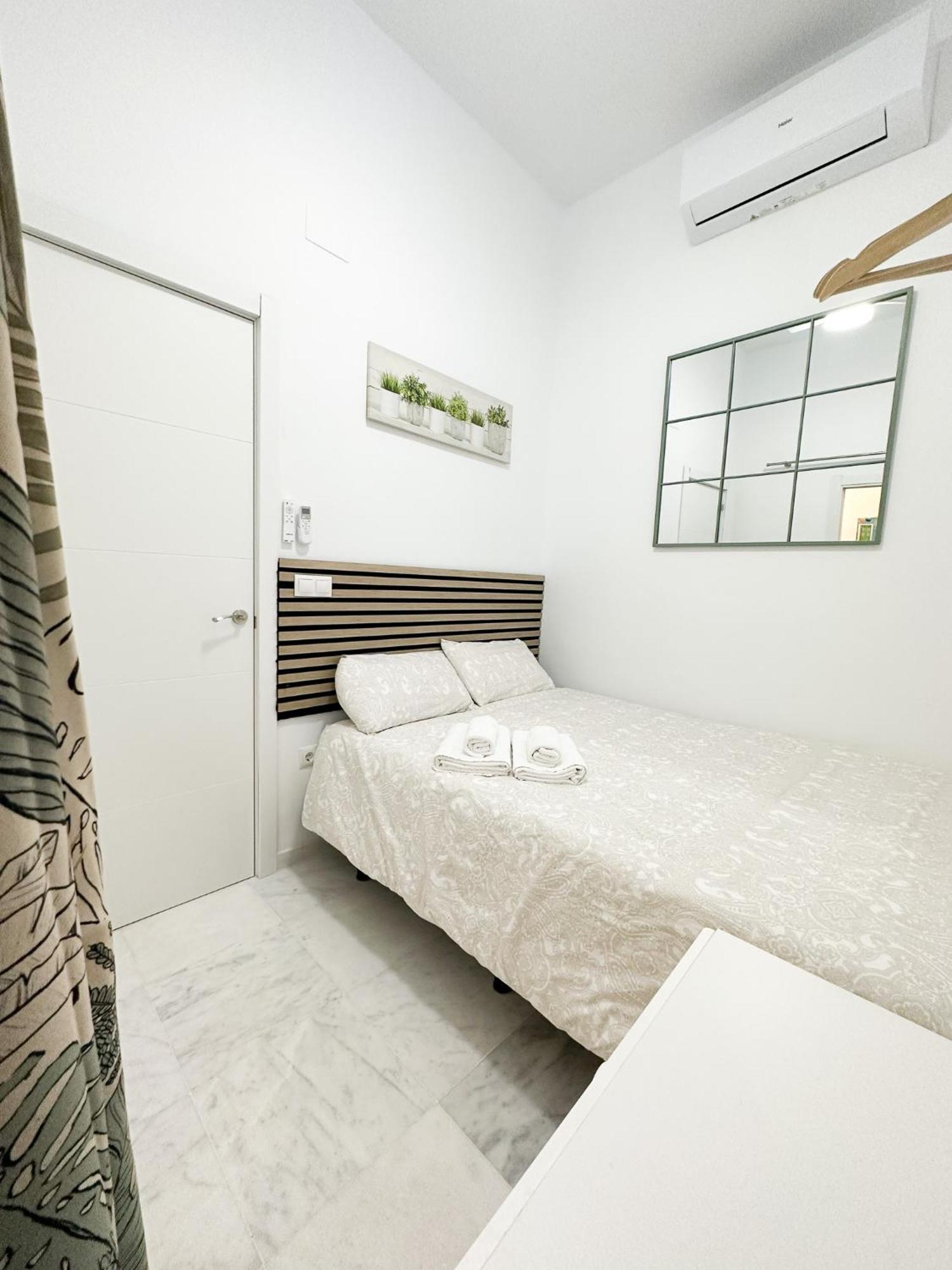 Cozy Budget 2br With Ac, 1 Bath, Private Parking Opt Apartamento Sevilla