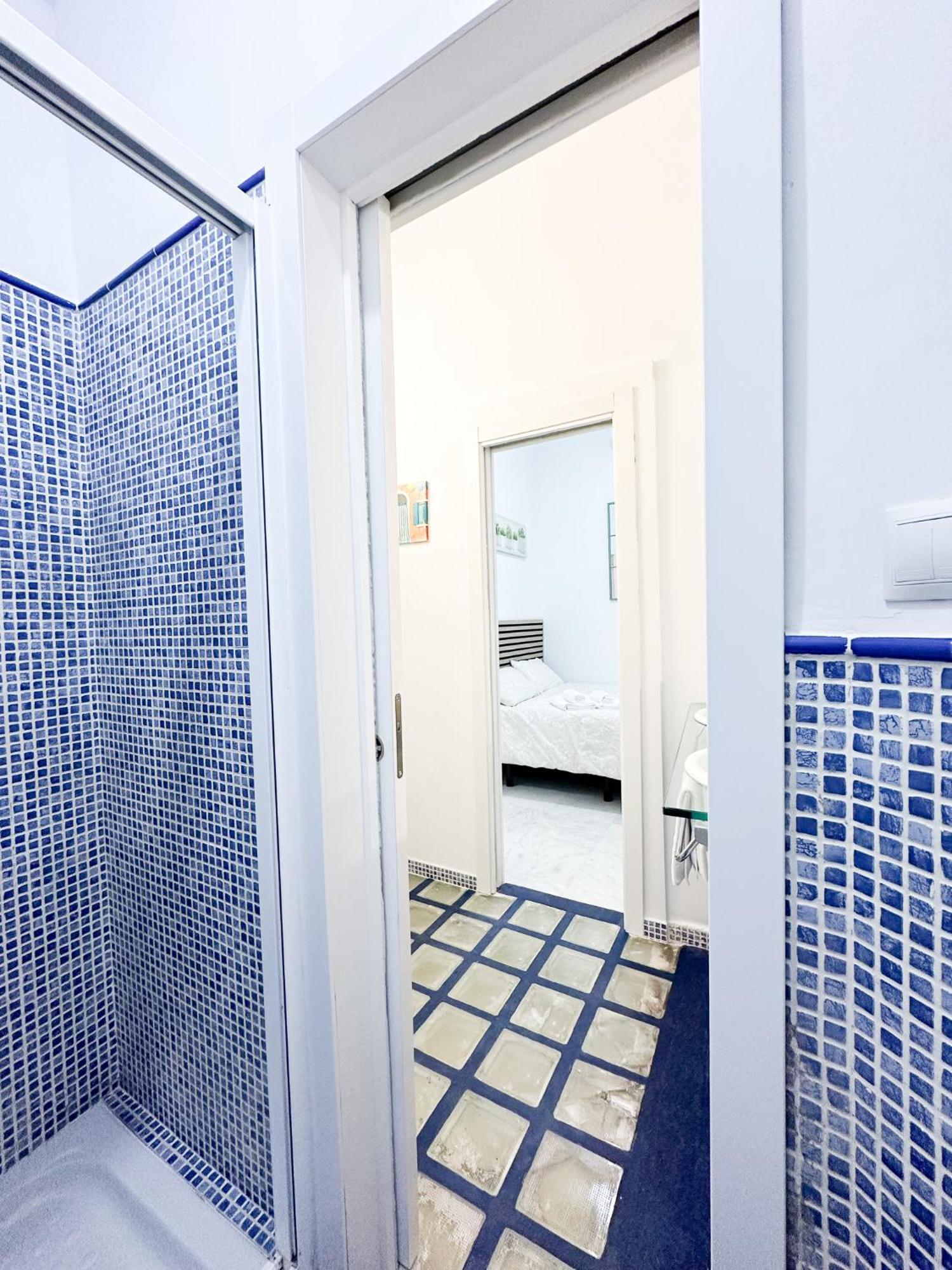 Apartamento Cozy Budget 2br With Ac, 1 Bath, Private Parking Opt Sevilla