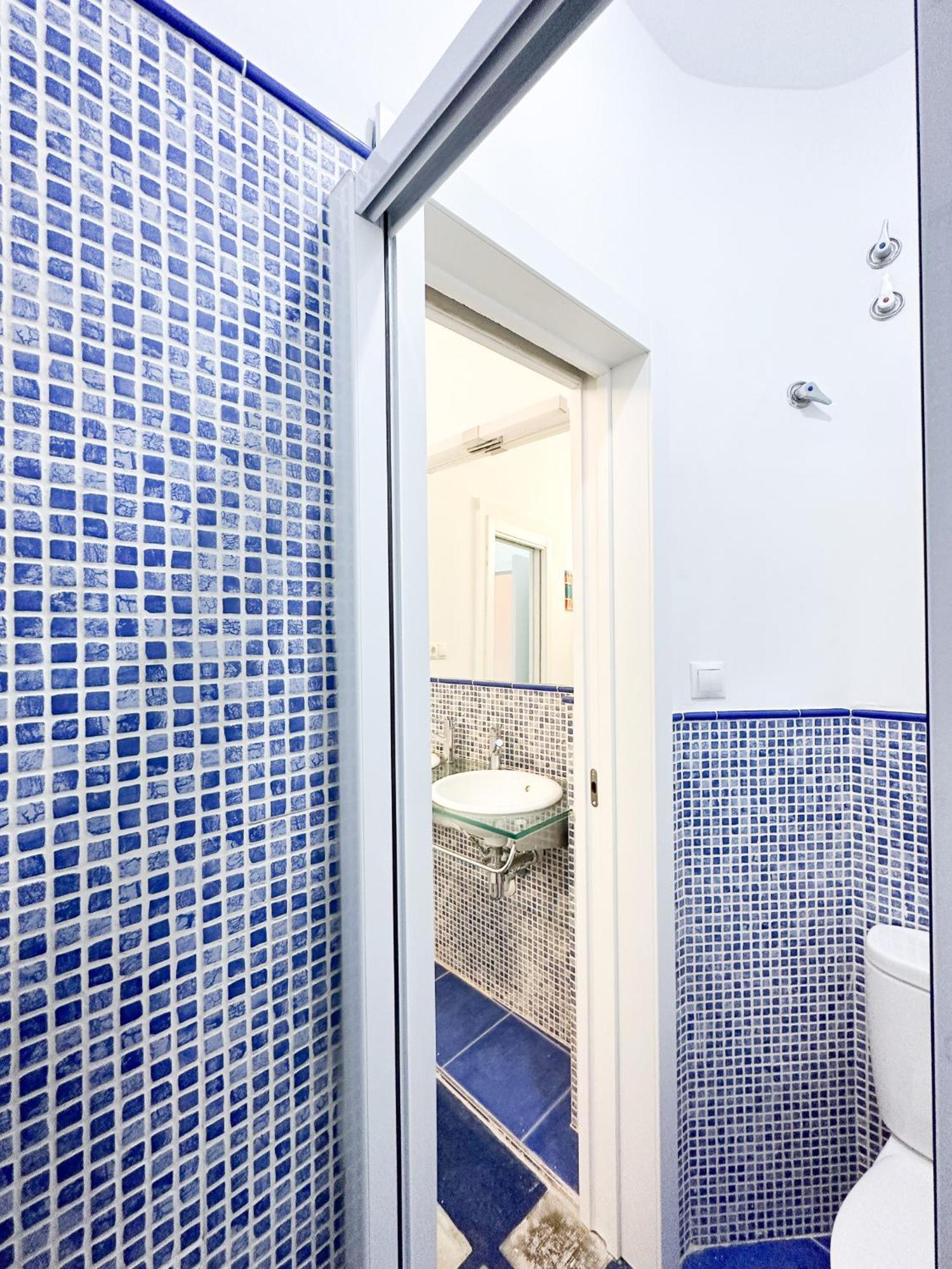 Apartamento Cozy Budget 2br With Ac, 1 Bath, Private Parking Opt Sevilla