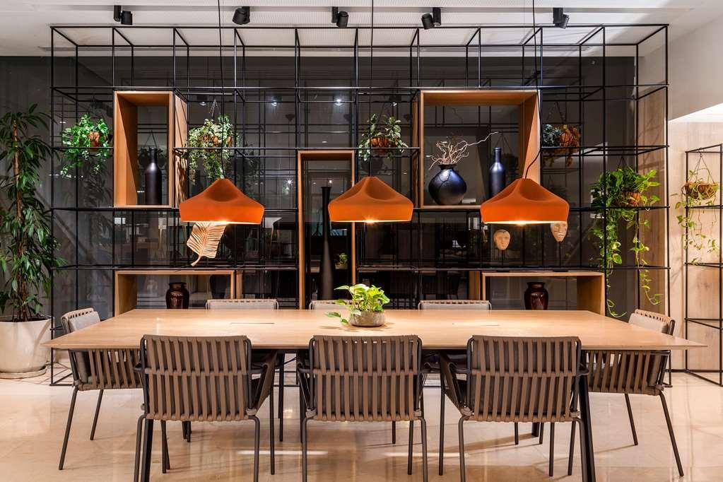Hotel The Level At Melia