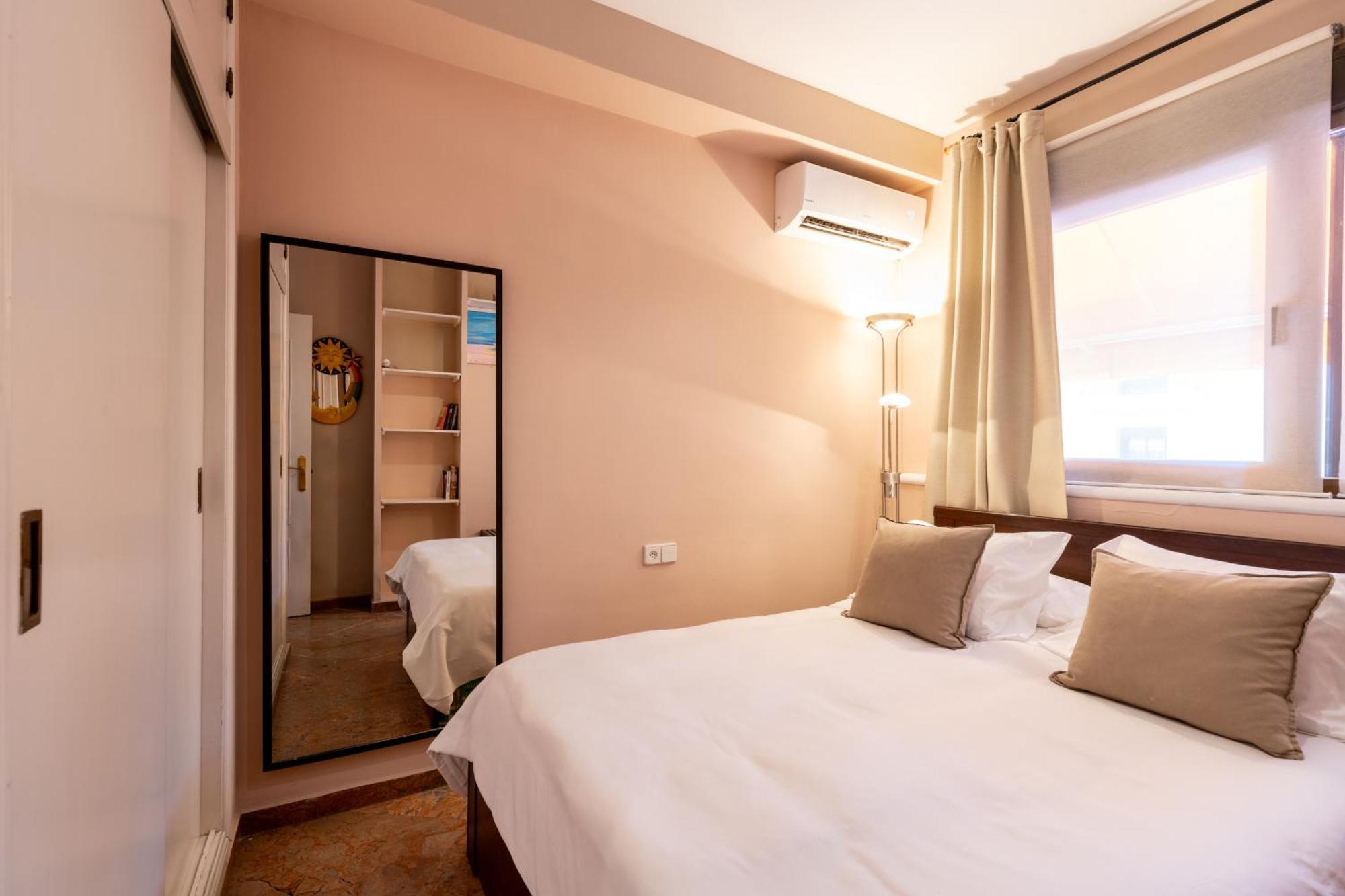 Penthouse!!! Center Of Seville!!! 2 Bedroom + 2 Bath!!! Apartamento *
