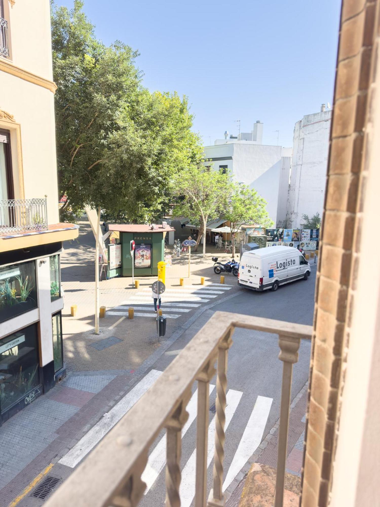 Apartment Stylish 1br Apt, Ac, Near Sight, Private Parking Opt Seville