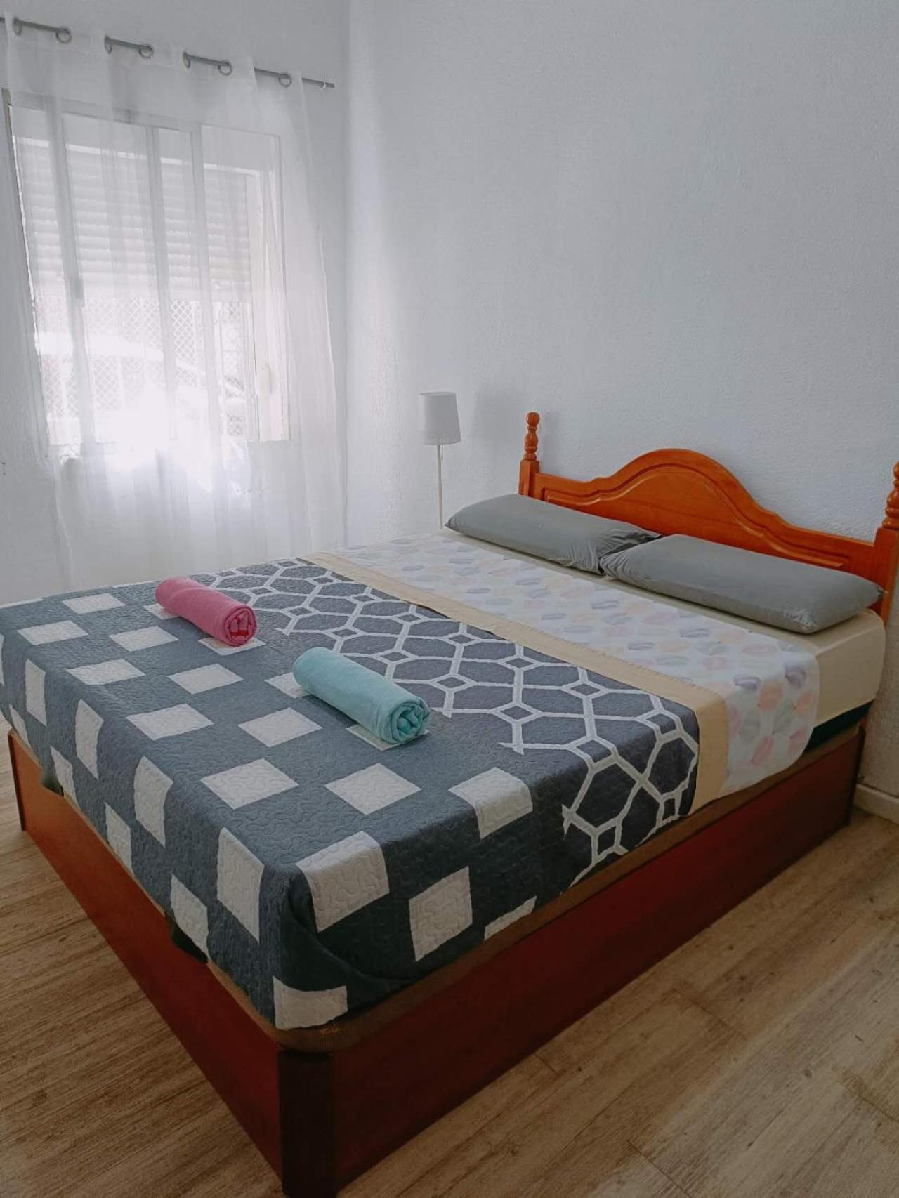 8 Mins Walk To Train Station Cost Youth * Seville