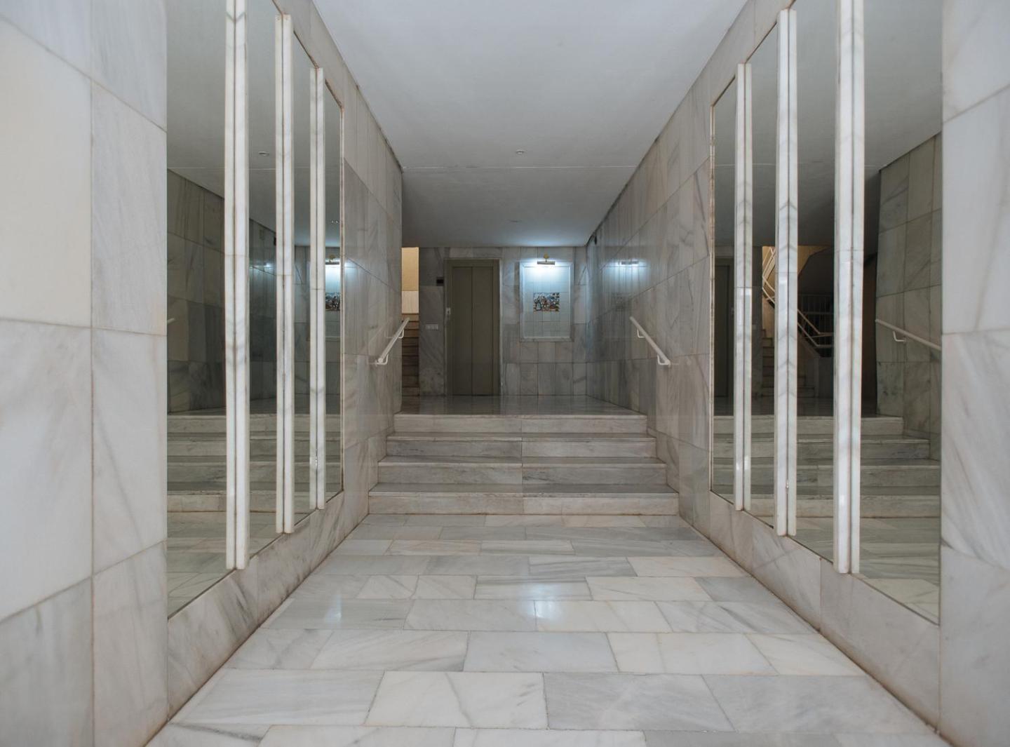 Magno Munoz Olive Apartment