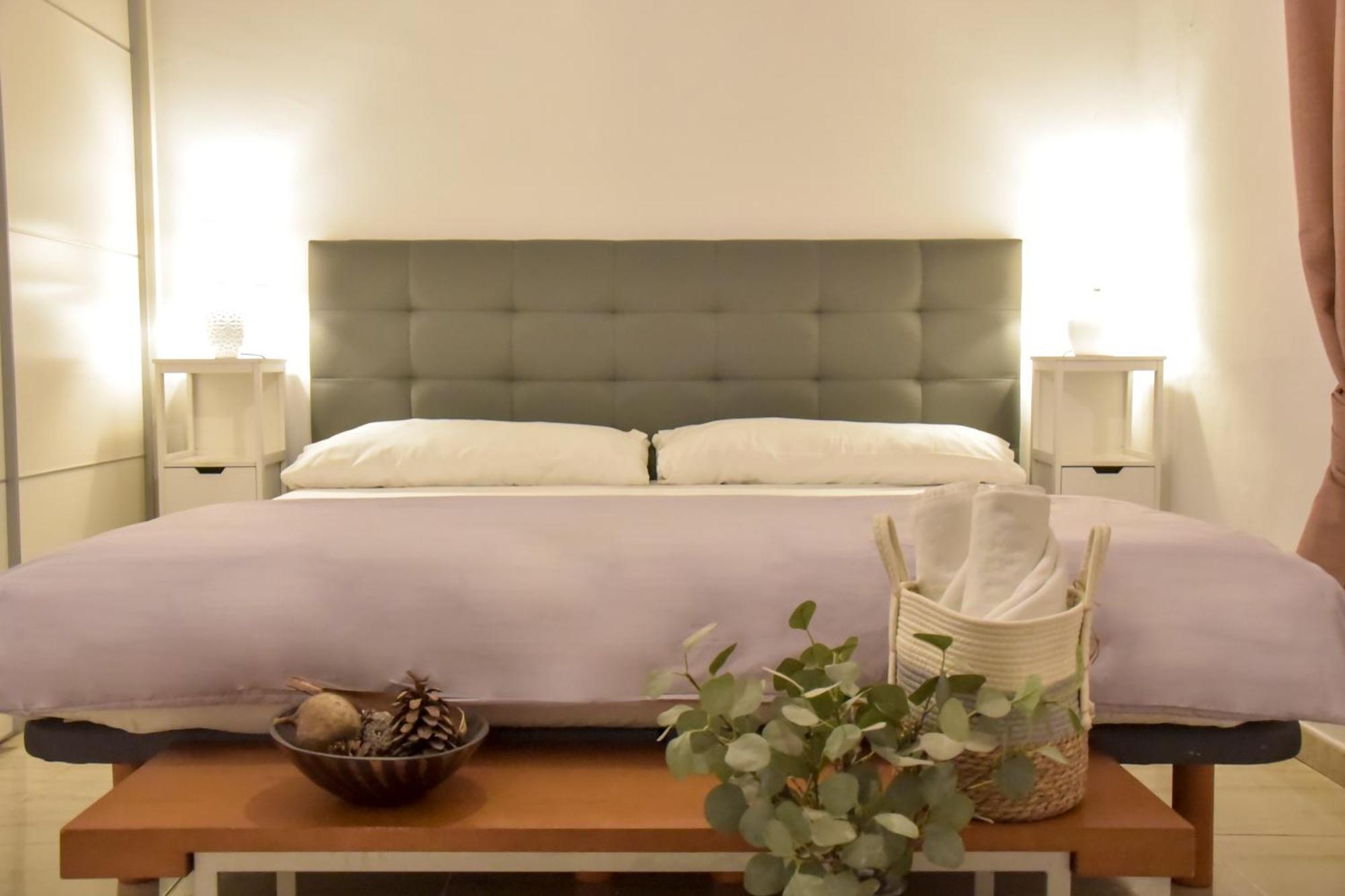 Large Functional Apartment! Sevilla