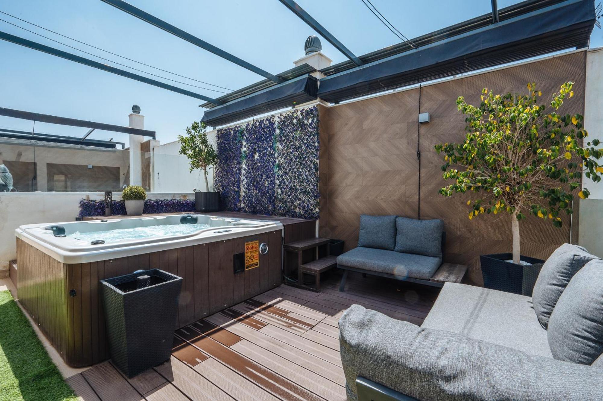 Elegant Duplex 3 Master Bedrooms And Private