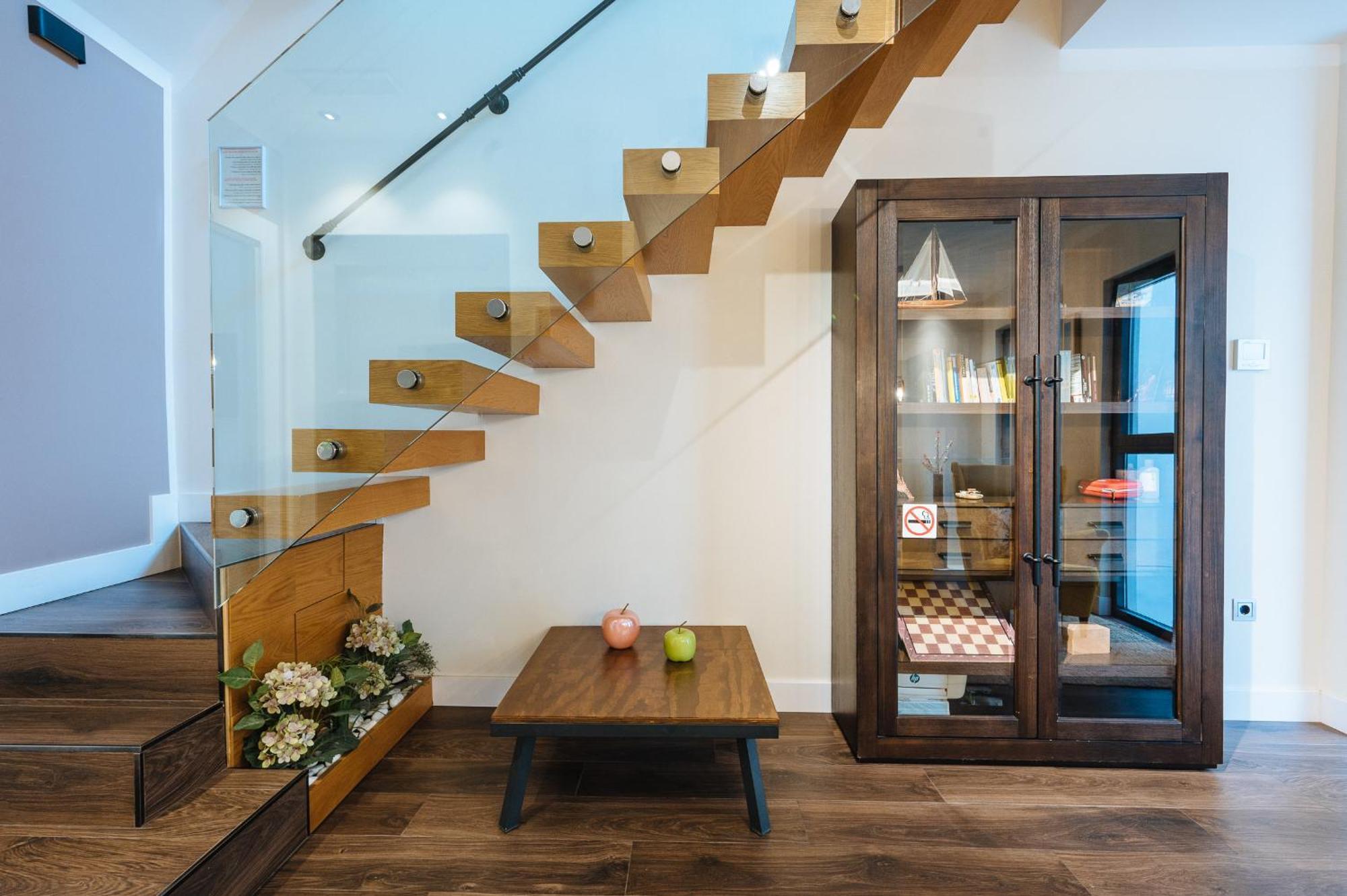 Elegant Duplex 3 Master Bedrooms And Private