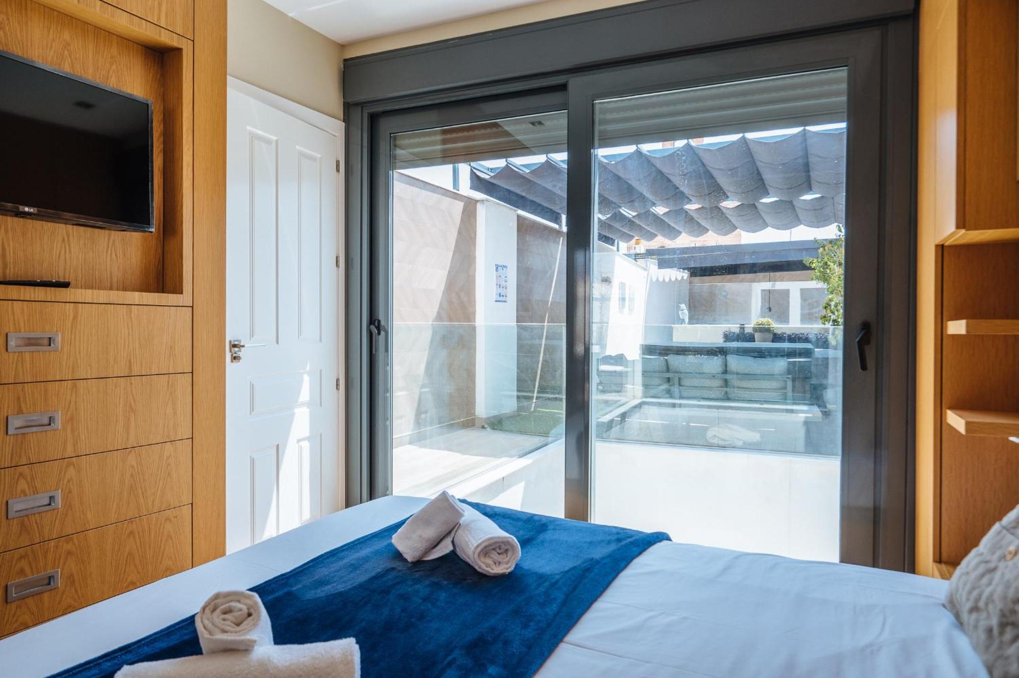 Elegant Duplex 3 Master Bedrooms And Private *