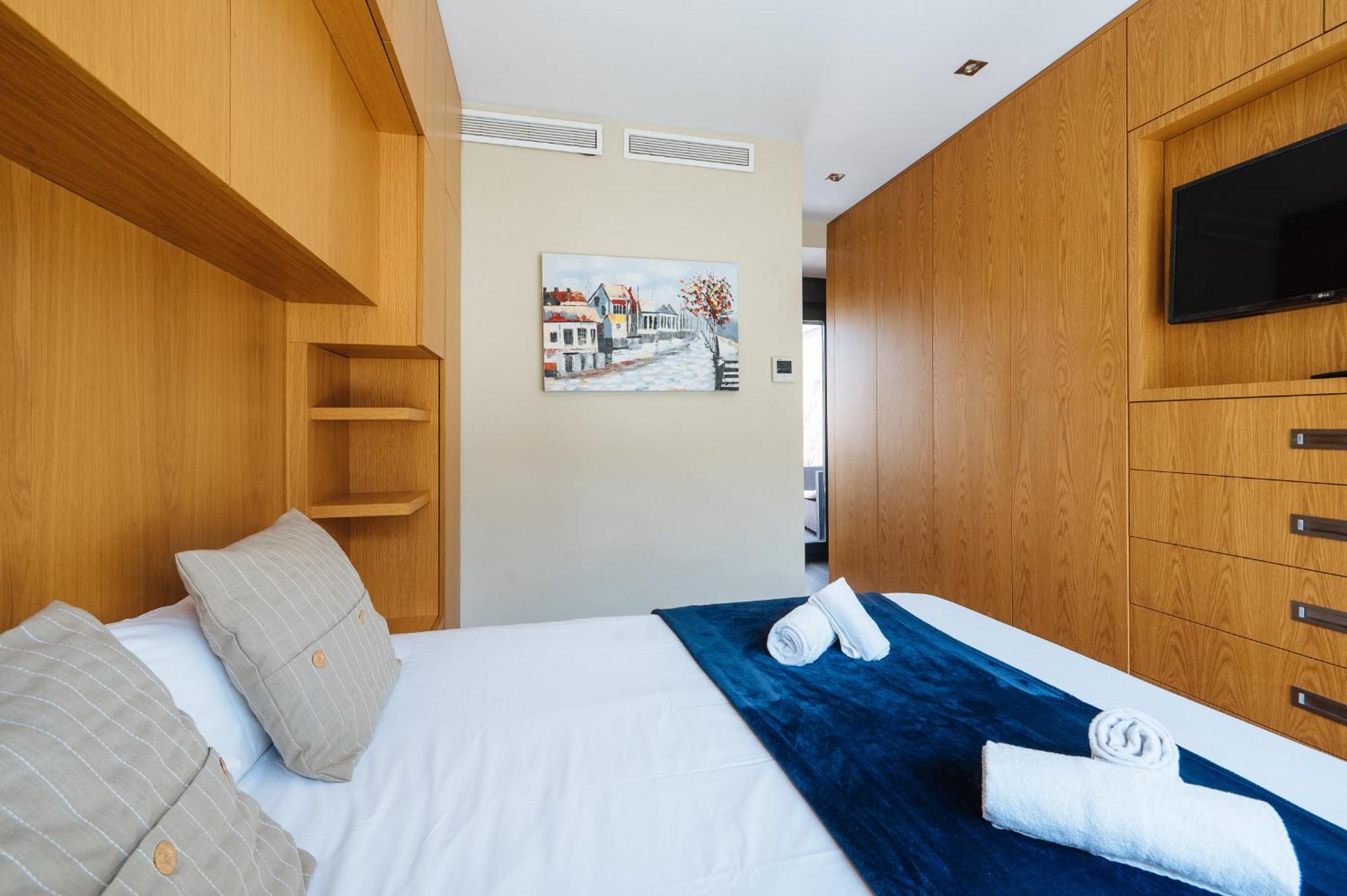 Elegant Duplex 3 Master Bedrooms And Private *