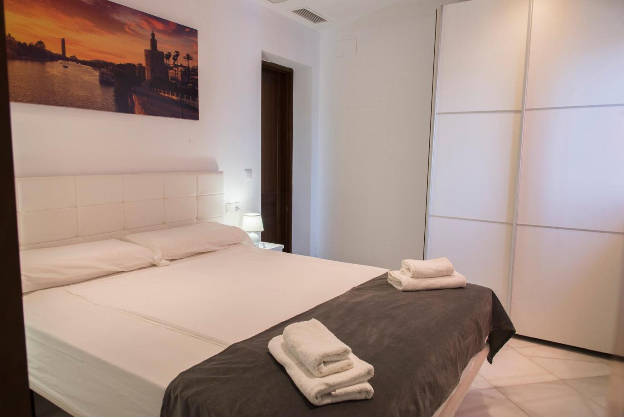 Apartment Nightinsevilla Bailen Free Parking Seville